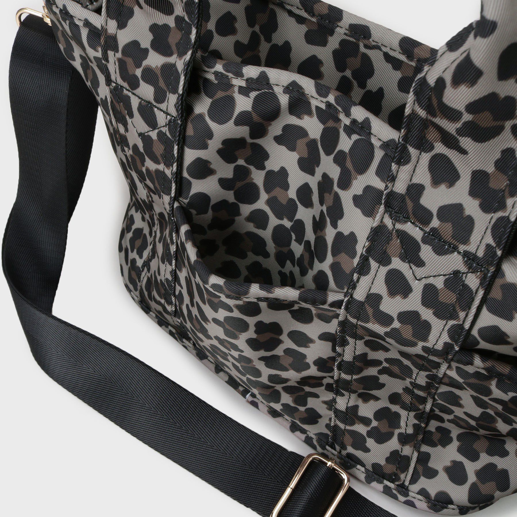 OPAQUE.CLIP「【軽量/撥水加工/2WAY/多ポケット】ツイルミドルサイズトートバッグ」|トートバッグ|