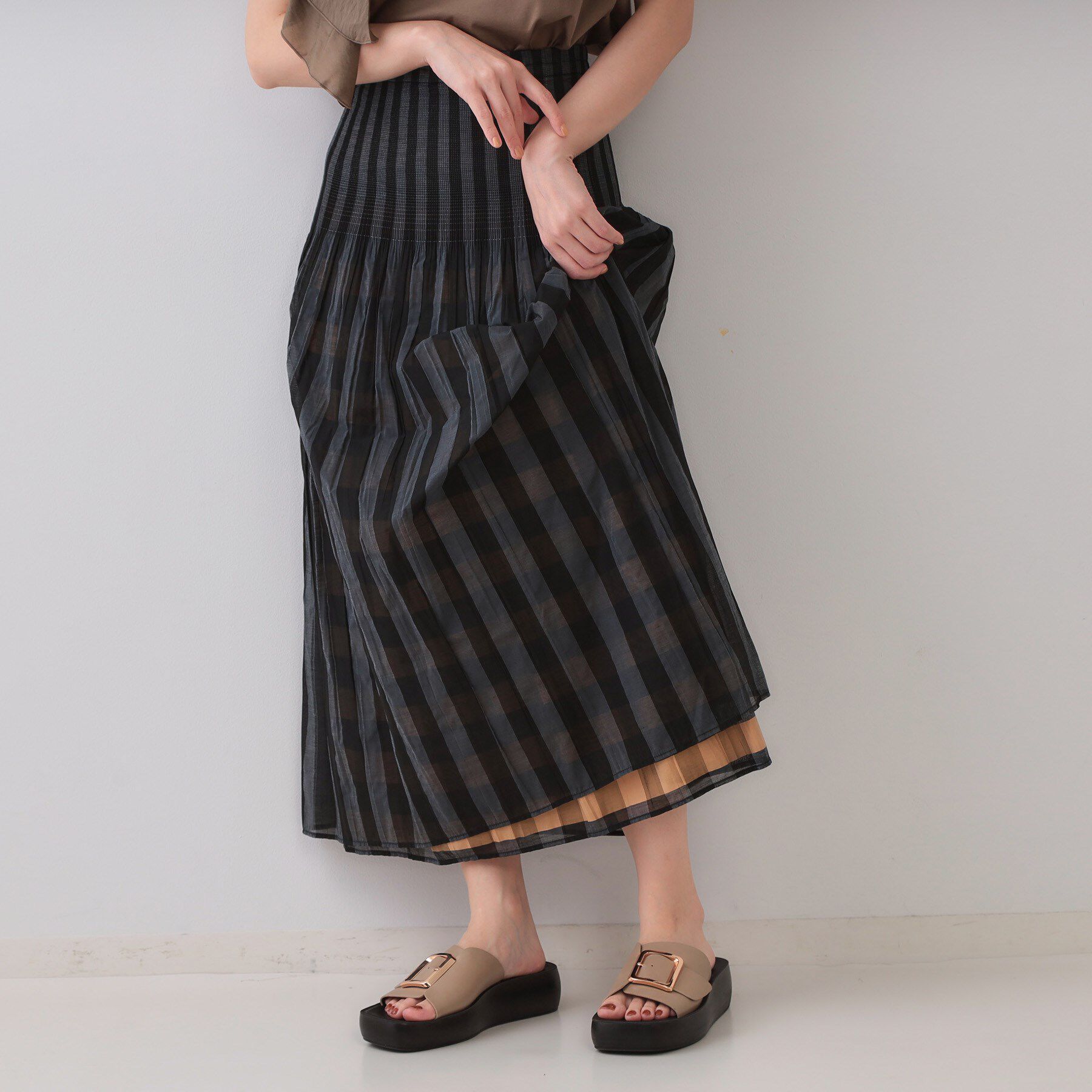 OPAQUE.CLIP「シャーリングフレアスカート/リバーシブル着用可【洗濯機洗い可】」|スカート|