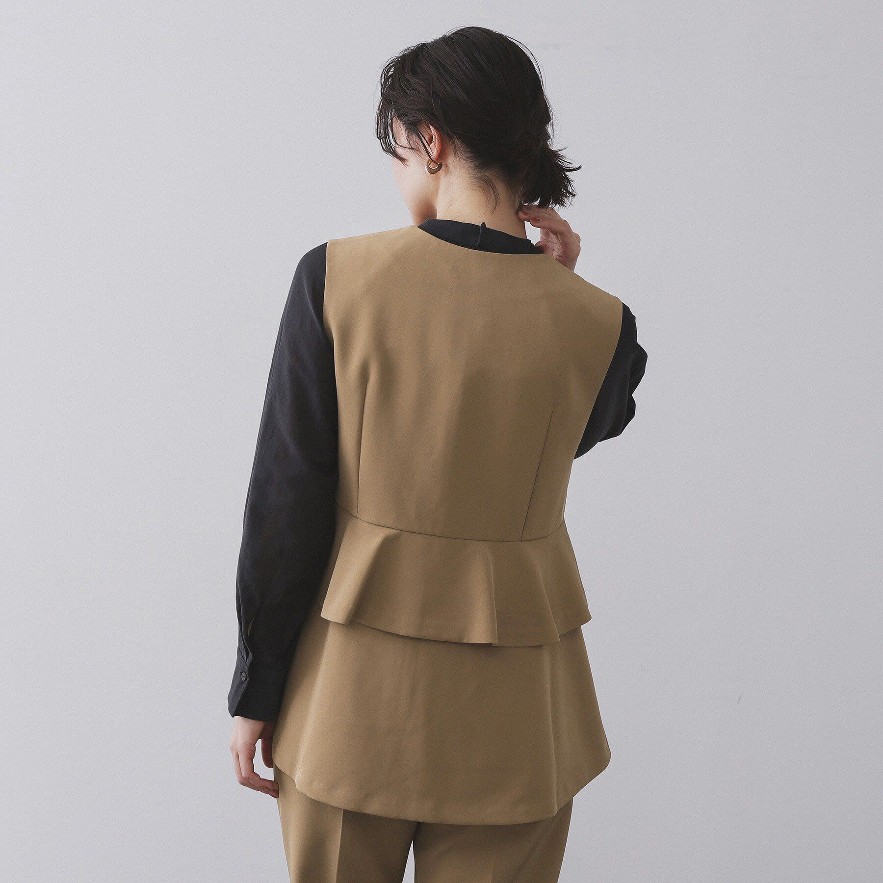 OPAQUE.CLIP「フリルペプラムジレ/セットアップ対応可【洗濯機洗い可】」|ベスト・ジレ|