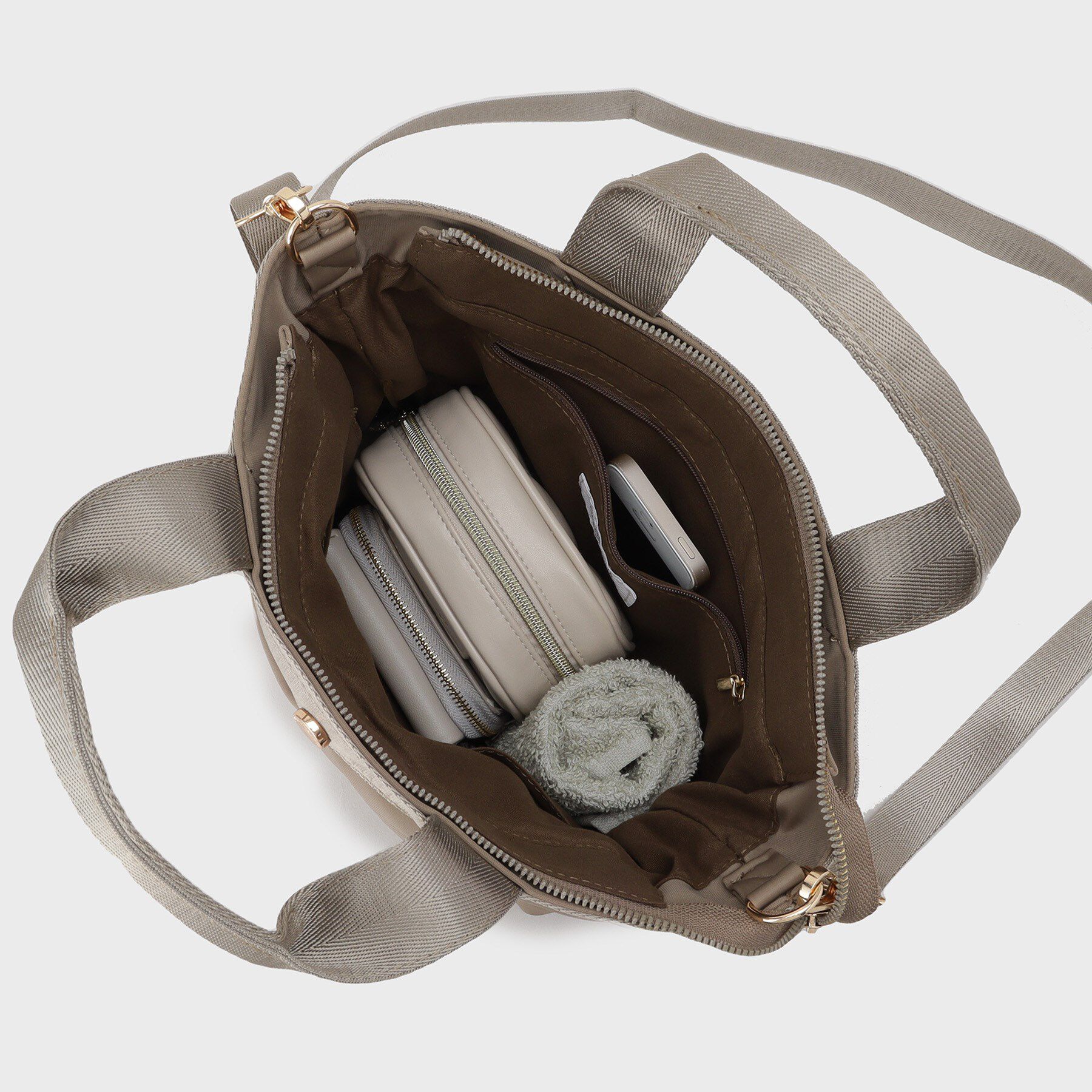 OPAQUE.CLIP「【2WAY／軽量】トライアングルキルティングミドルトートバッグ」|トートバッグ|