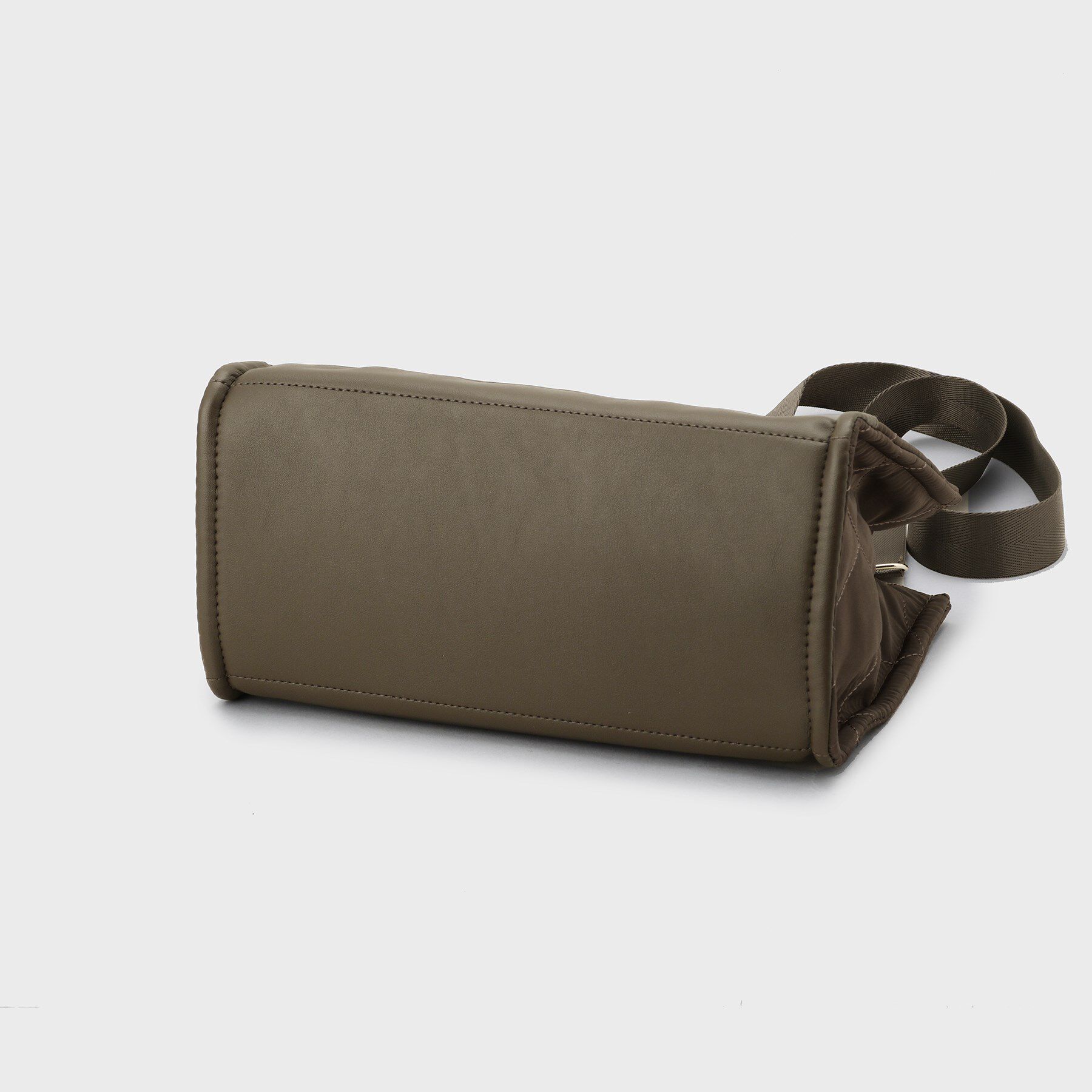 OPAQUE.CLIP「【2WAY】ダイヤキルティングスクエアミドルショルダーバッグ」|ショルダー・メッセンジャー|