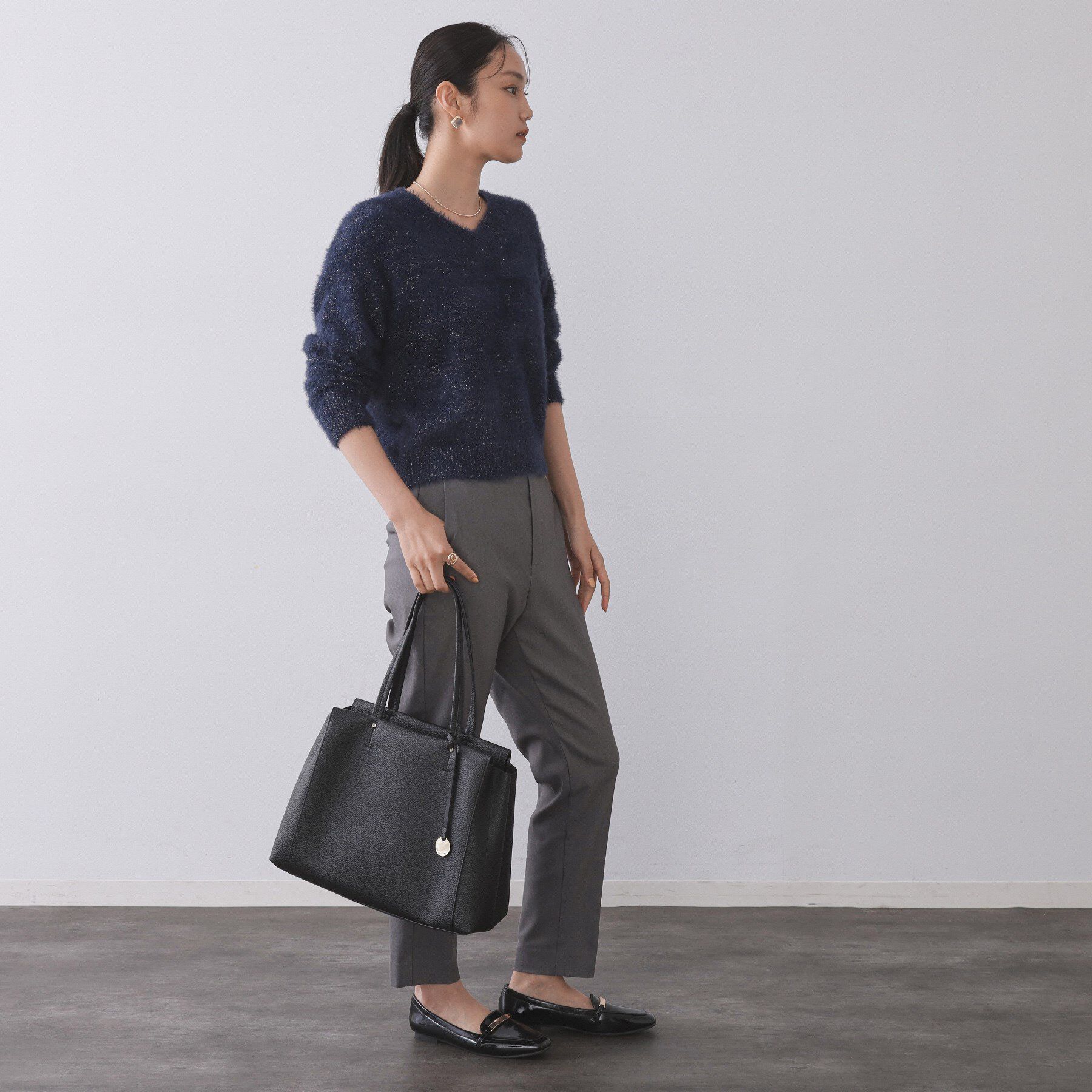 OPAQUE.CLIP「スパンコールフェザーVネックニット【洗濯機OK】」|ニット・セーター|