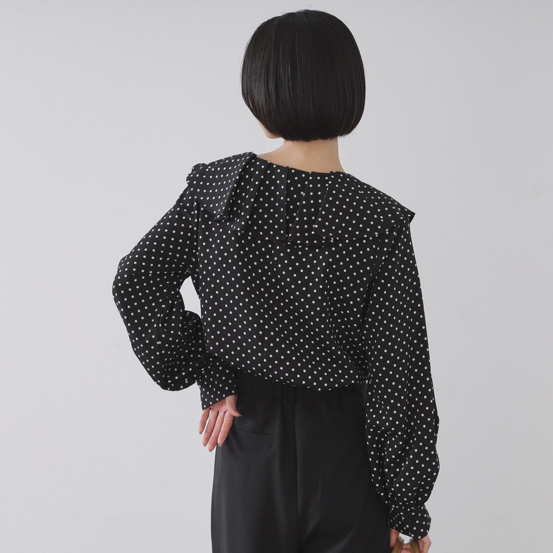 OPAQUE.CLIP「ドットプリントラッフルブラウス【洗濯機OK】」|シャツ・ブラウス|