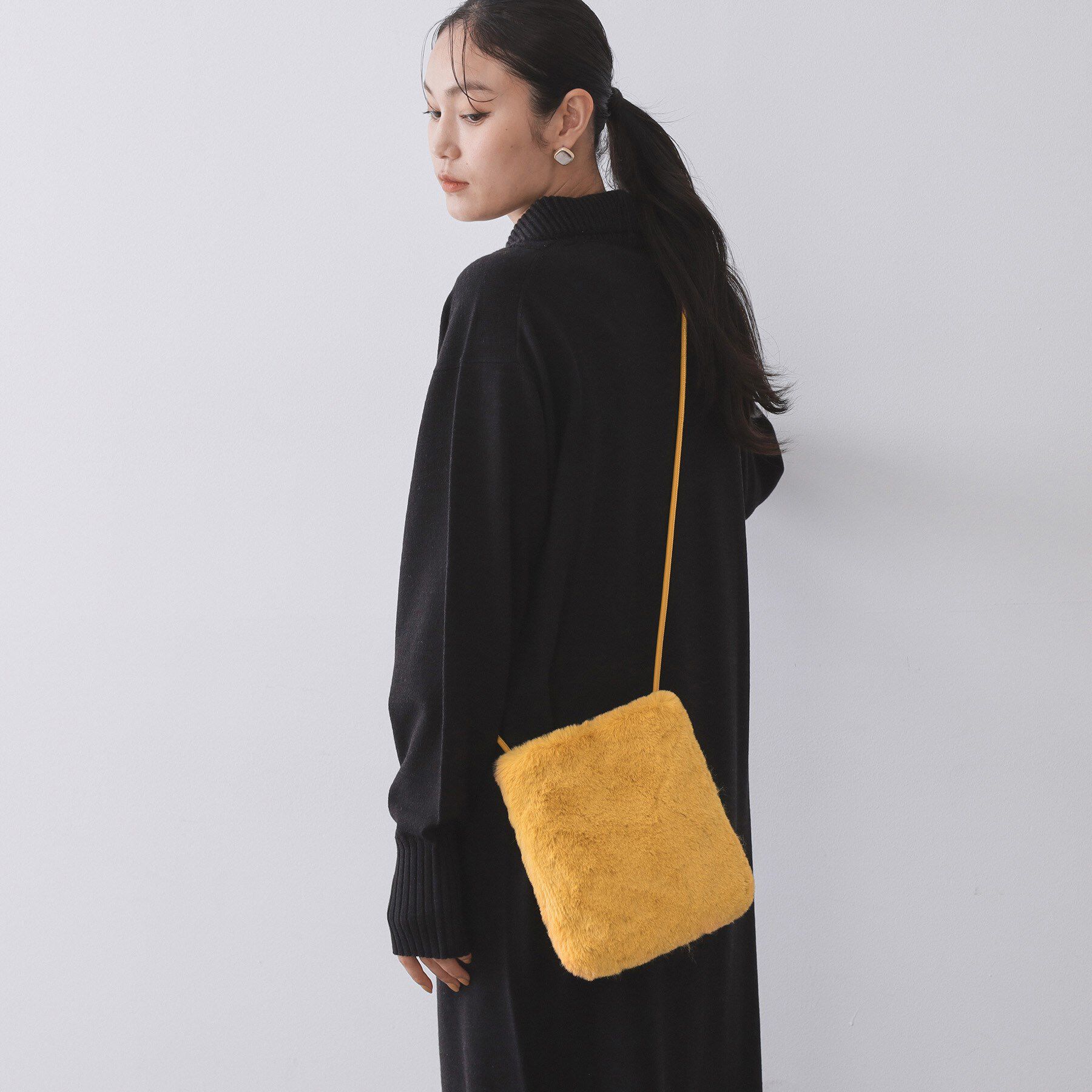OPAQUE.CLIP「【11色展開】フェイクファースクエアミニポシェット」|ショルダー・メッセンジャー|マスタード(833)