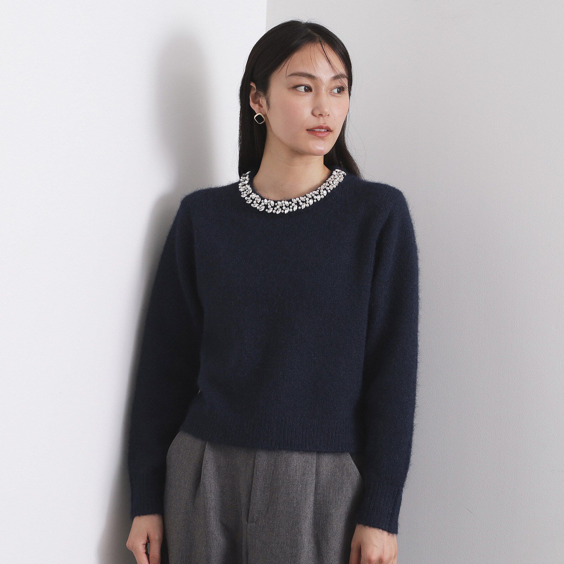 OPAQUE.CLIP「ビジューネックミドルゲージニット【洗濯機OK】」|ニット・セーター|