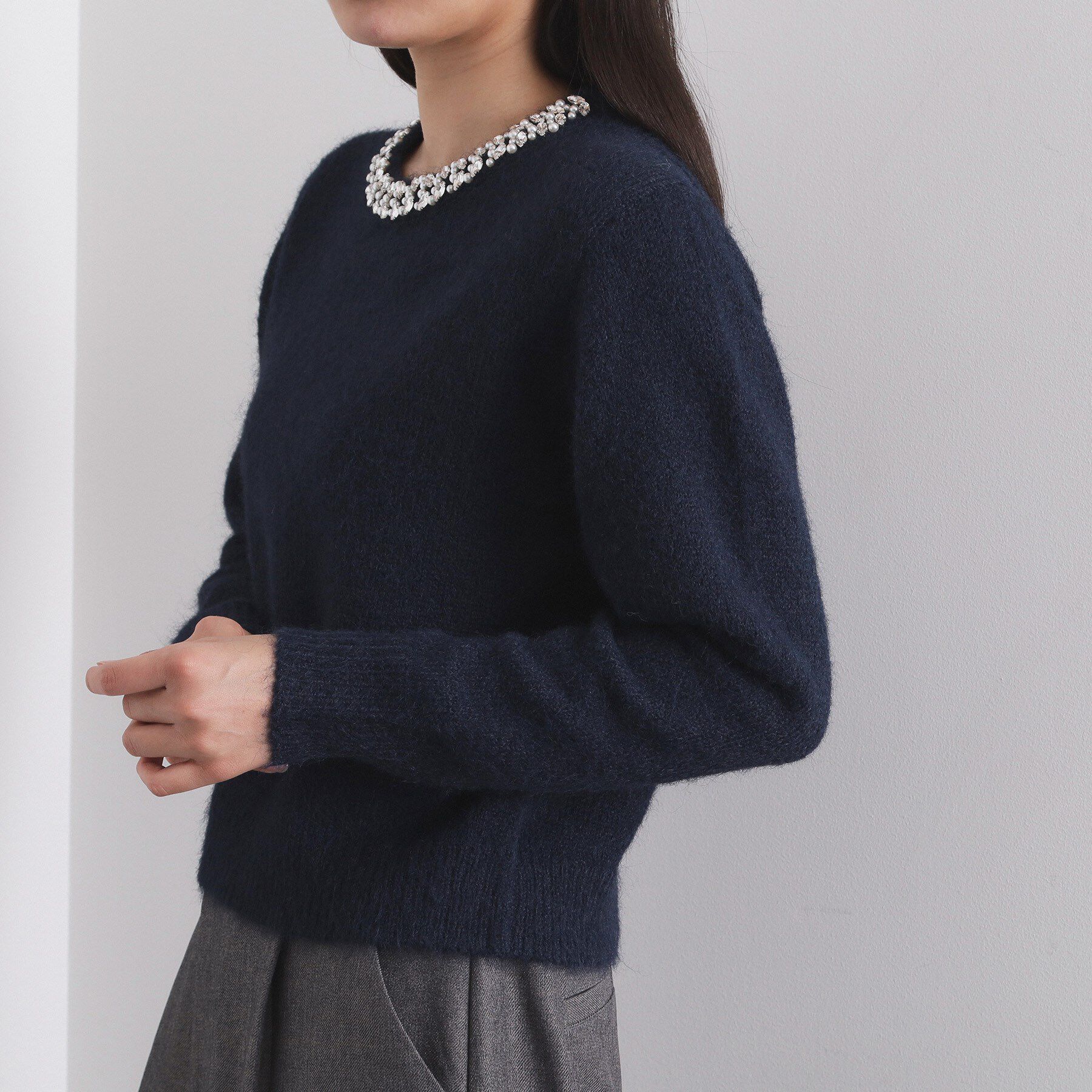 OPAQUE.CLIP「ビジューネックミドルゲージニット【洗濯機OK】」|ニット・セーター|