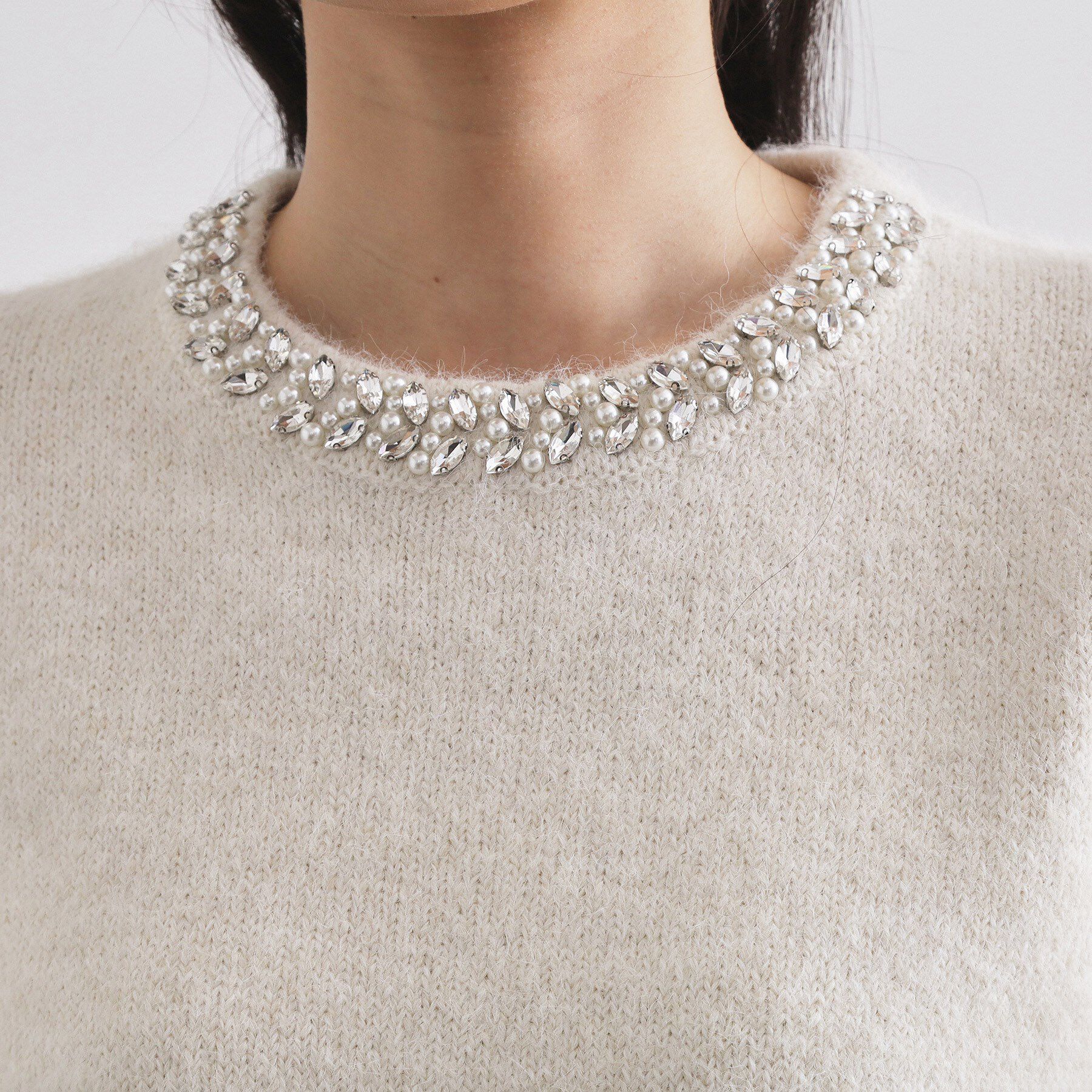 OPAQUE.CLIP「ビジューネックミドルゲージニット【洗濯機OK】」|ニット・セーター|