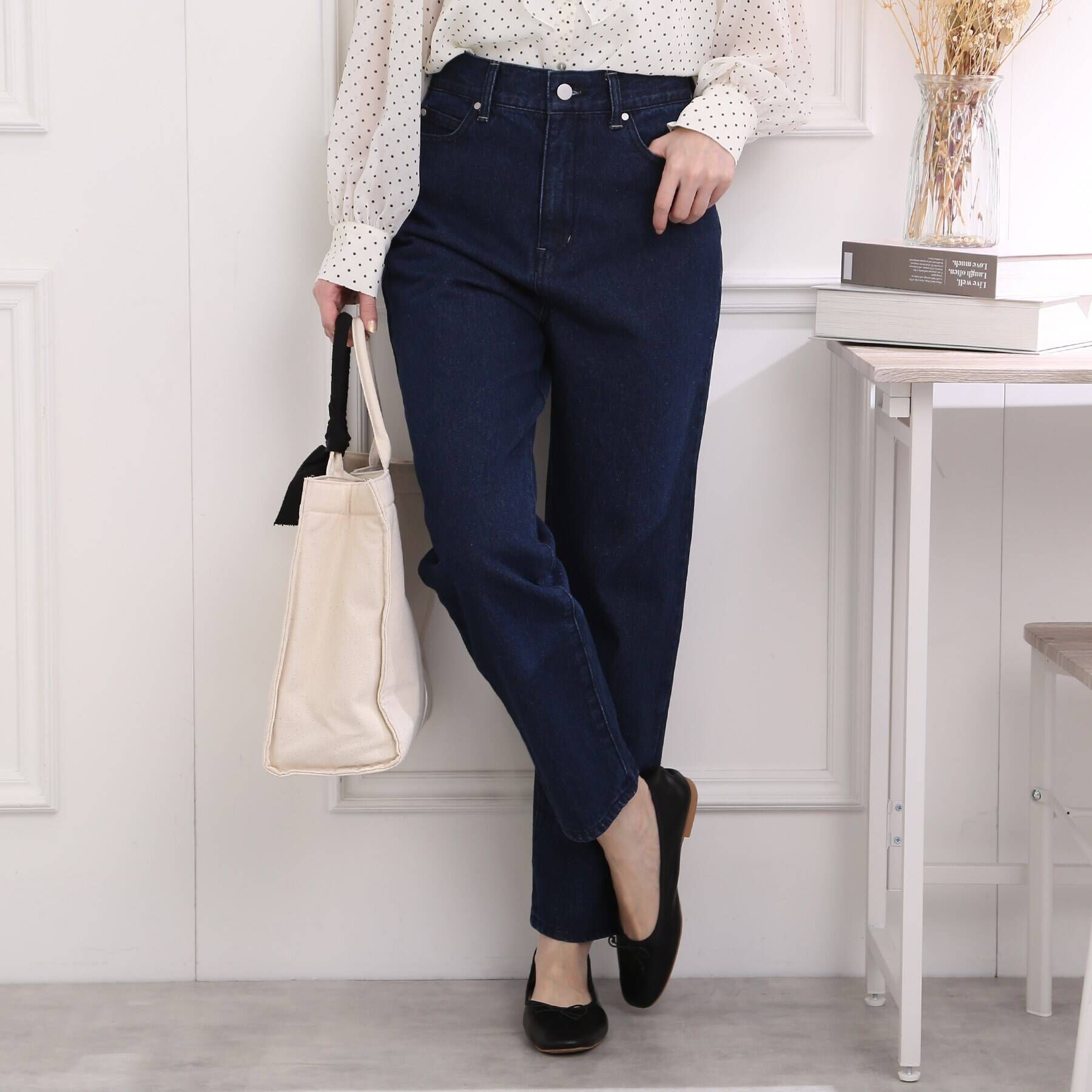 Couture broach「【大人可愛いデニムスタイル】リボン刺繍テーパードデニム」|デニム|