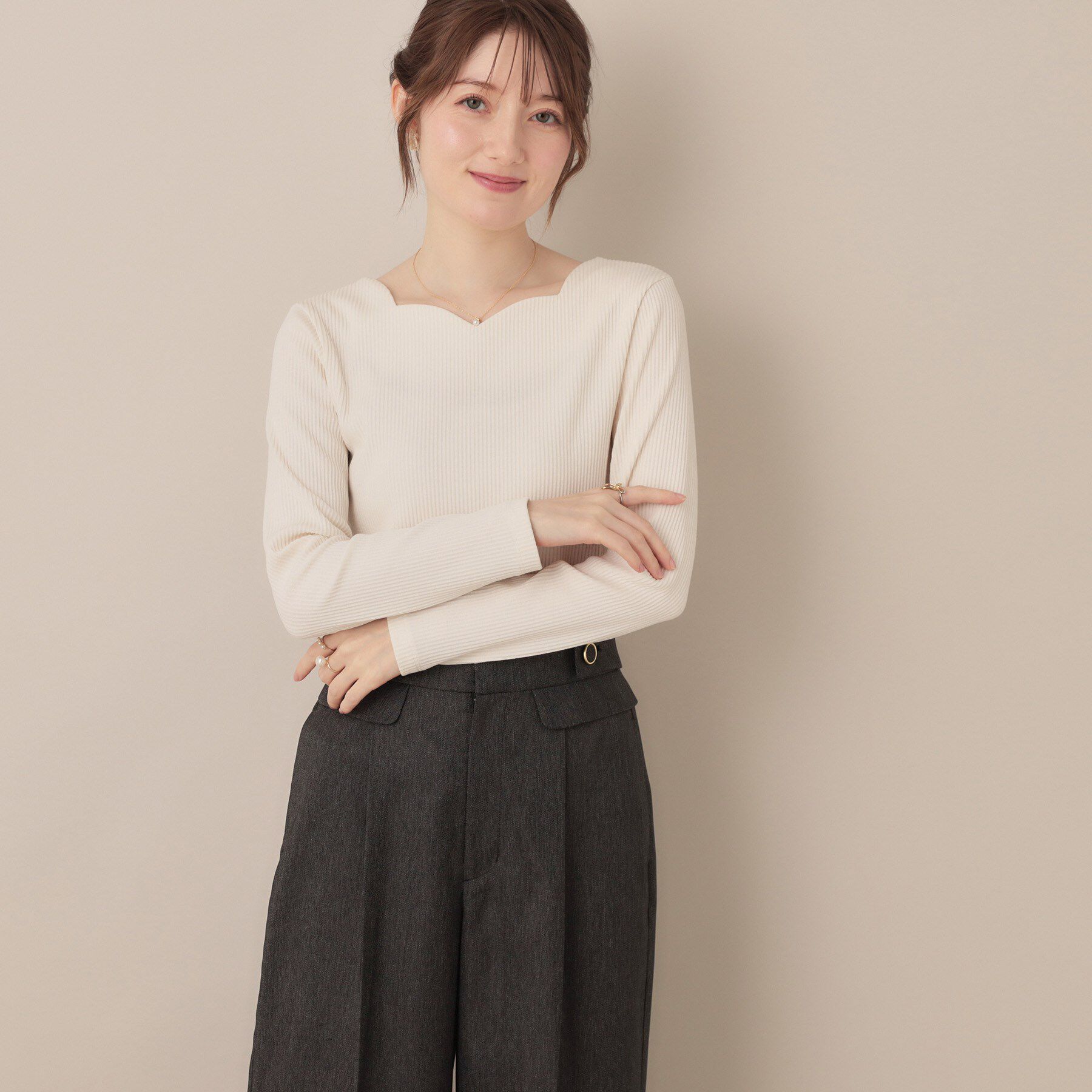 Couture broach「【マシンウォッシャブル・通勤・大人可愛い】ハートネックテレコプルオーバー」|Tシャツ・カットソー|