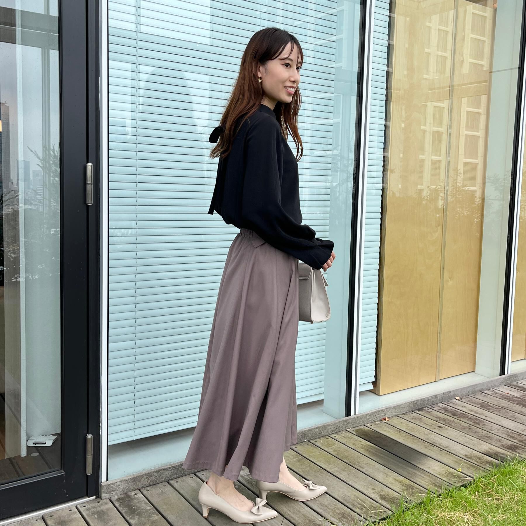 Couture broach「【大人可愛い・通勤】ロールカラーバックリボンブラウス」|シャツ・ブラウス|