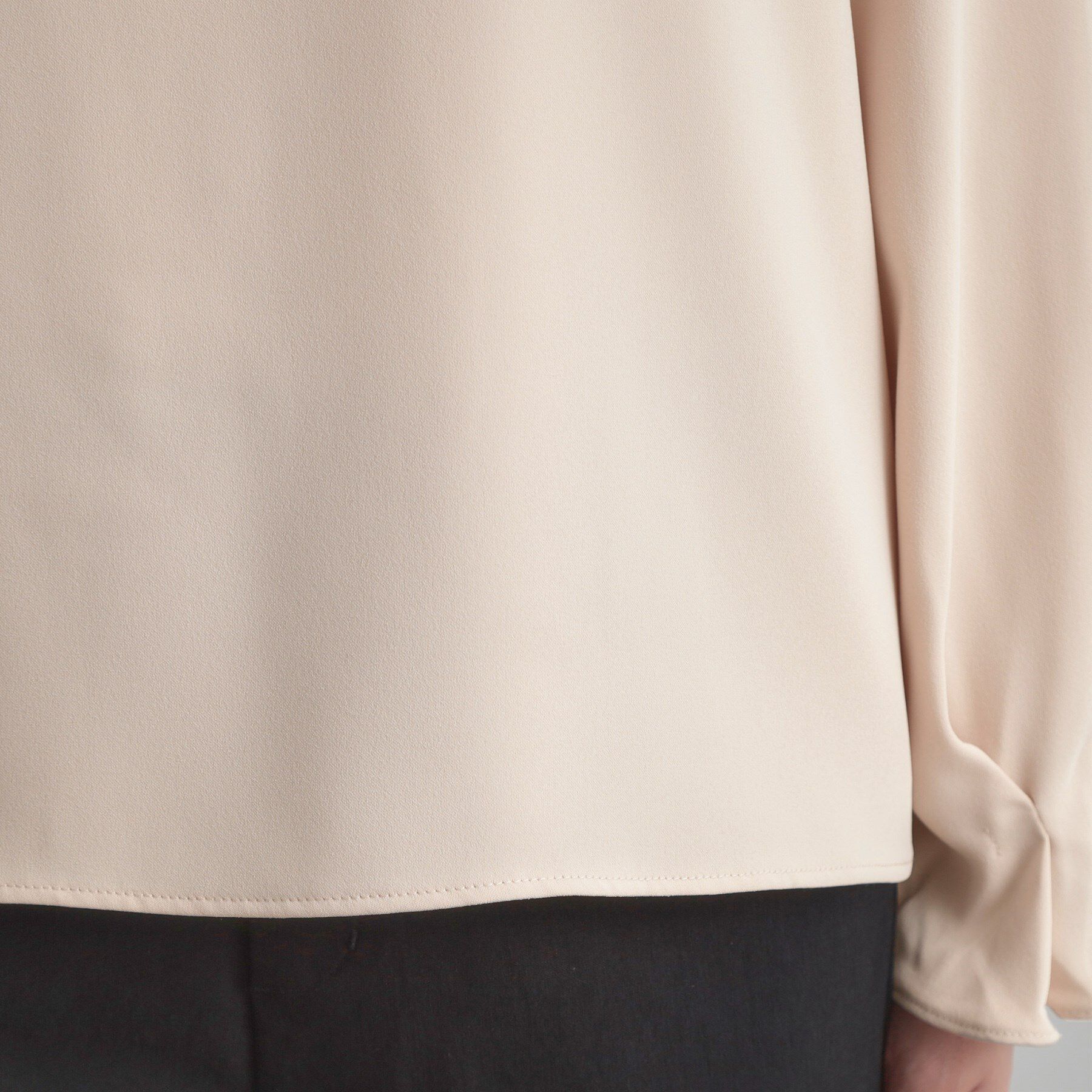 Couture broach「【大人可愛い・通勤】ロールカラーバックリボンブラウス」|シャツ・ブラウス|