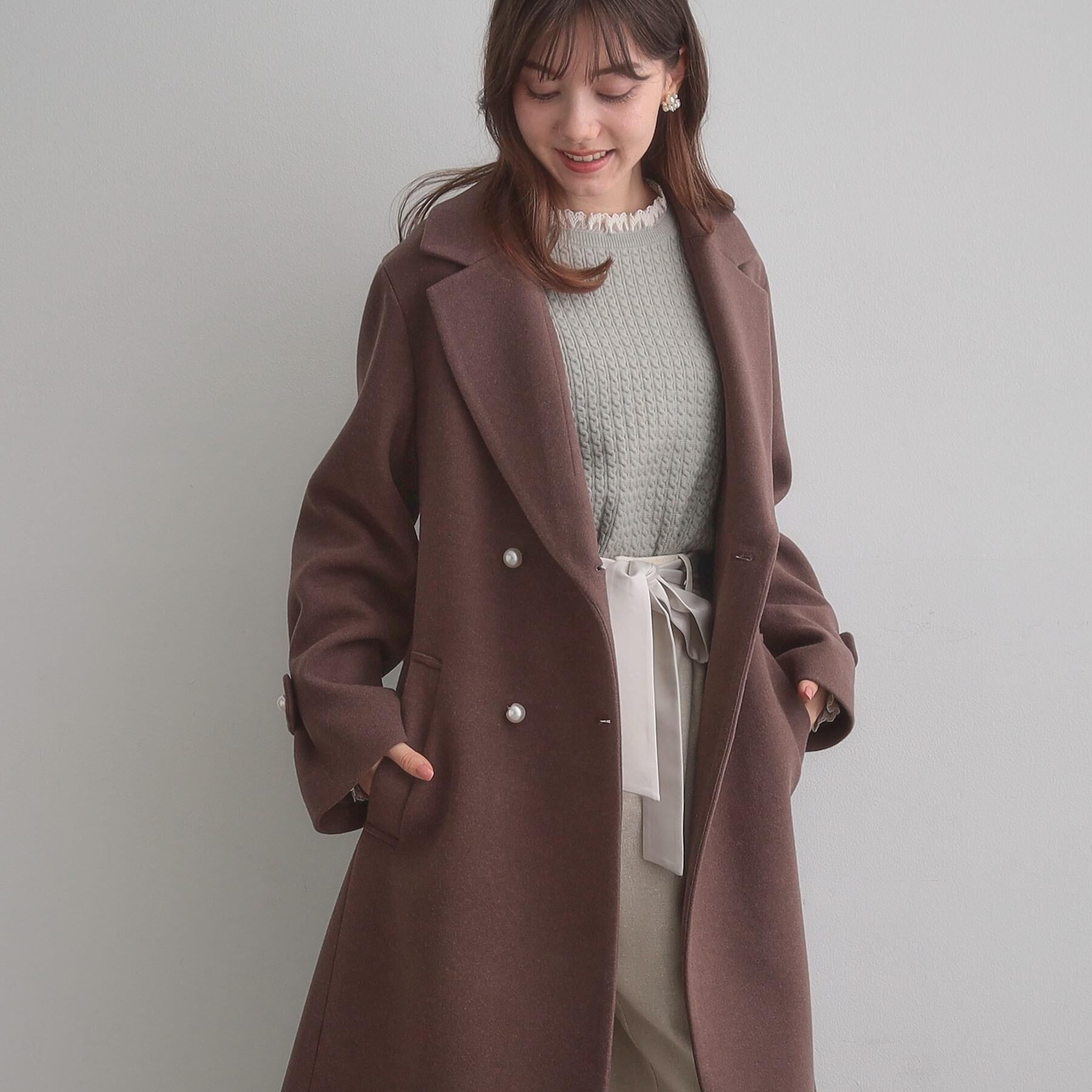 Couture broach「【大人上品・ベルト付き】パール調釦チェスターコート」|チェスターコート|