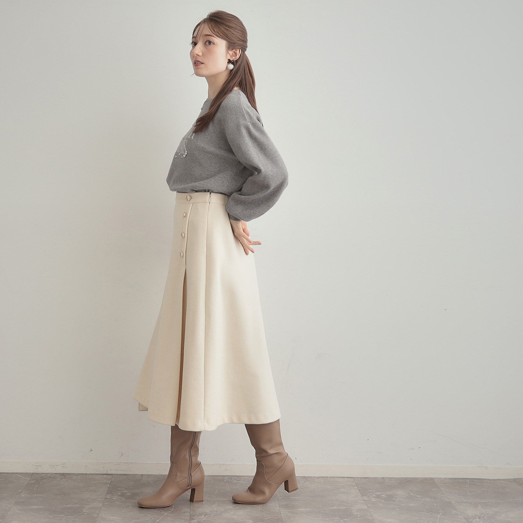 Couture broach「【パール調・ビジューデザイン】華やかロゴニット」|ニット・セーター|