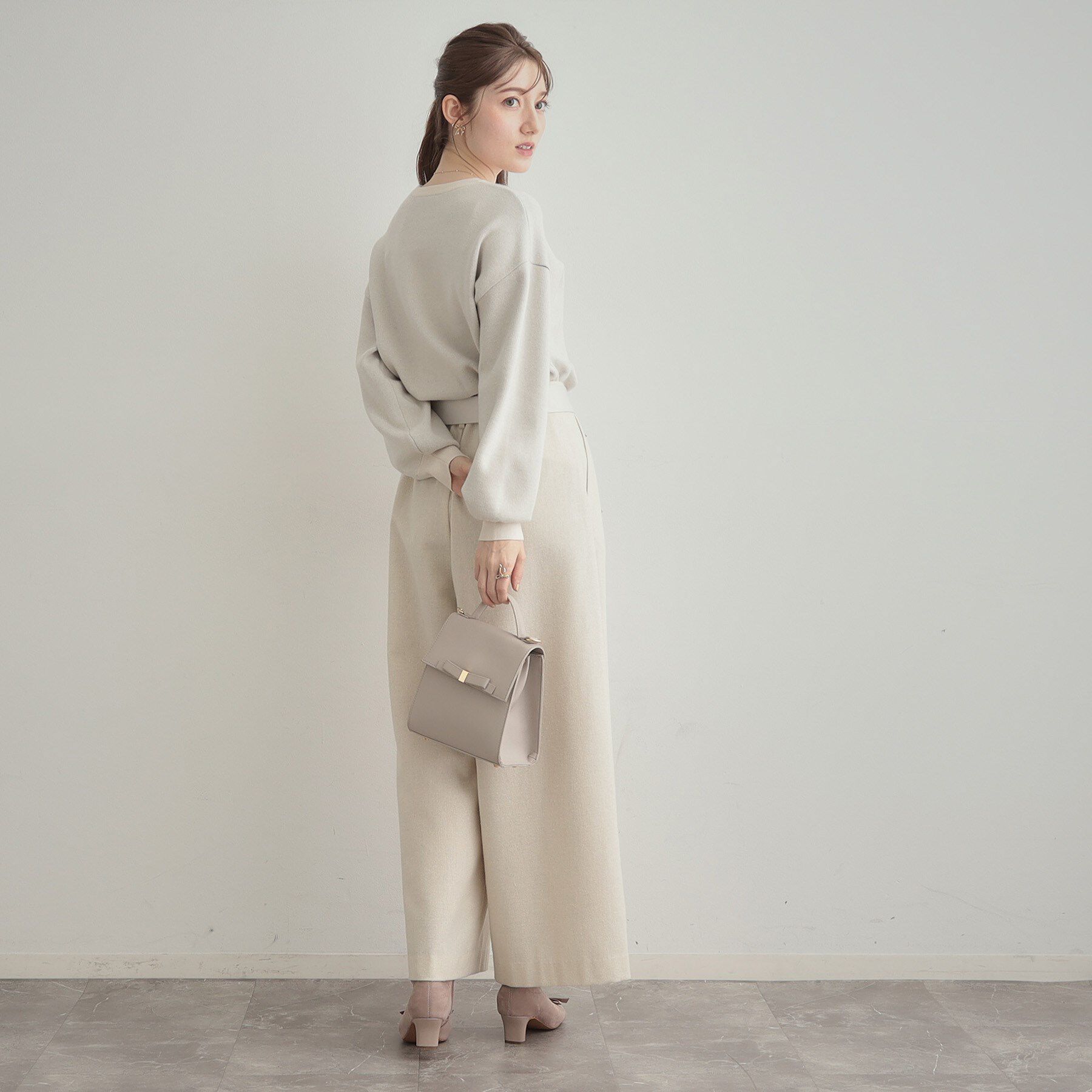 Couture broach「【パール調・ビジューデザイン】華やかロゴニット」|ニット・セーター|