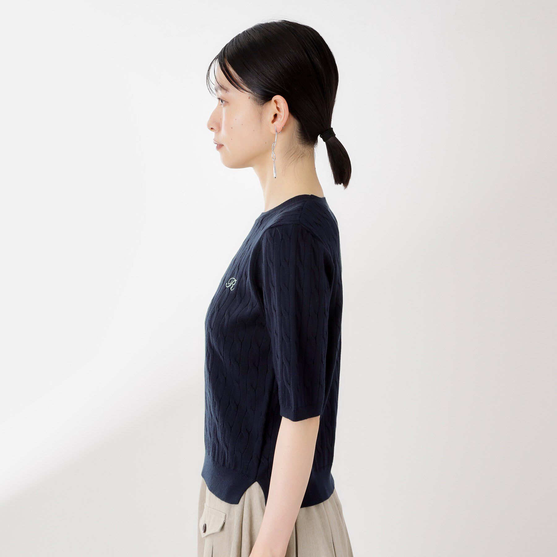 THE SHOP TK「ワンポイント刺繍ケーブル半袖ニット【洗濯機OK】」|ニット・セーター|