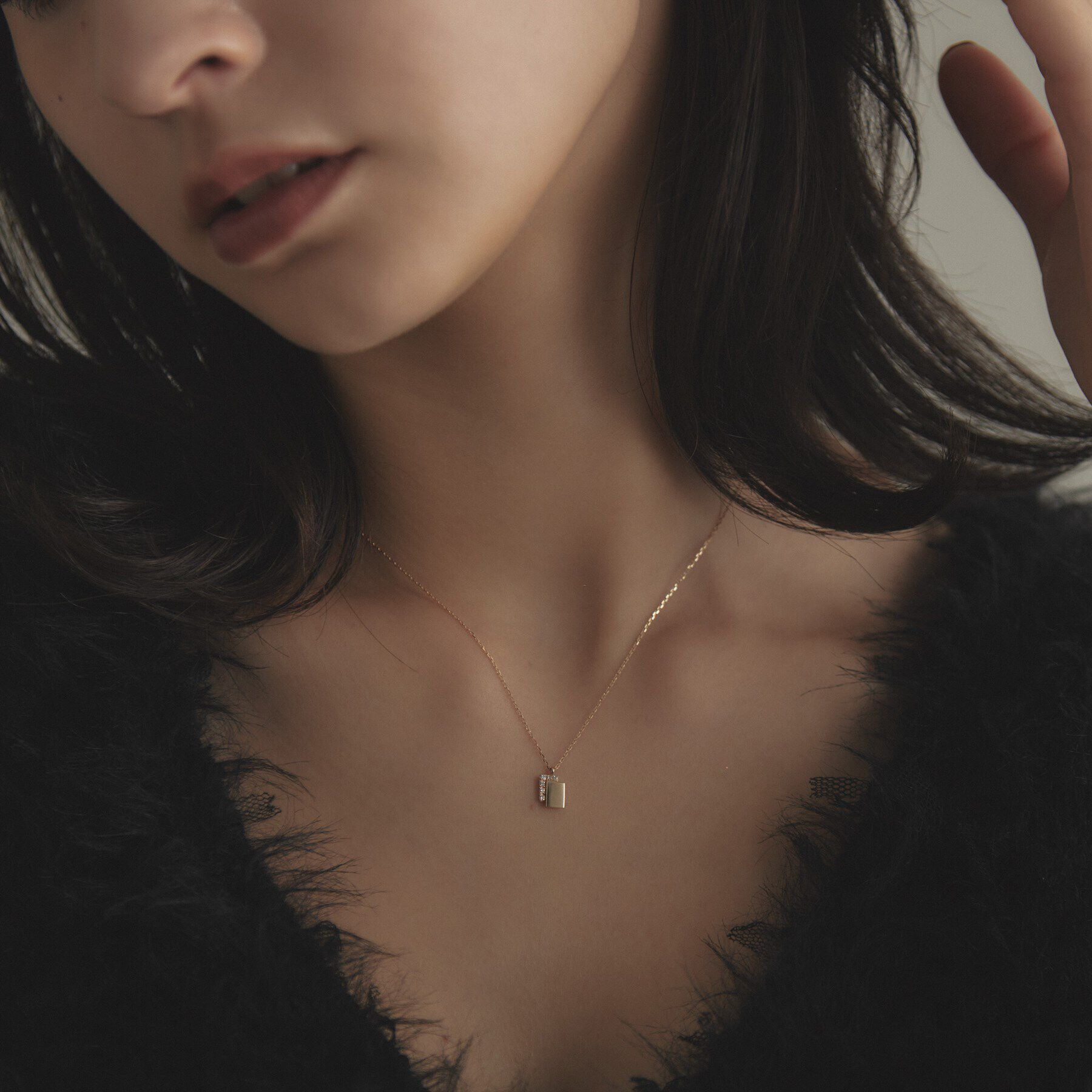 COCOSHNIK「K10ダイヤモンド シフテッドスクエア ネックレス」|ネックレス|