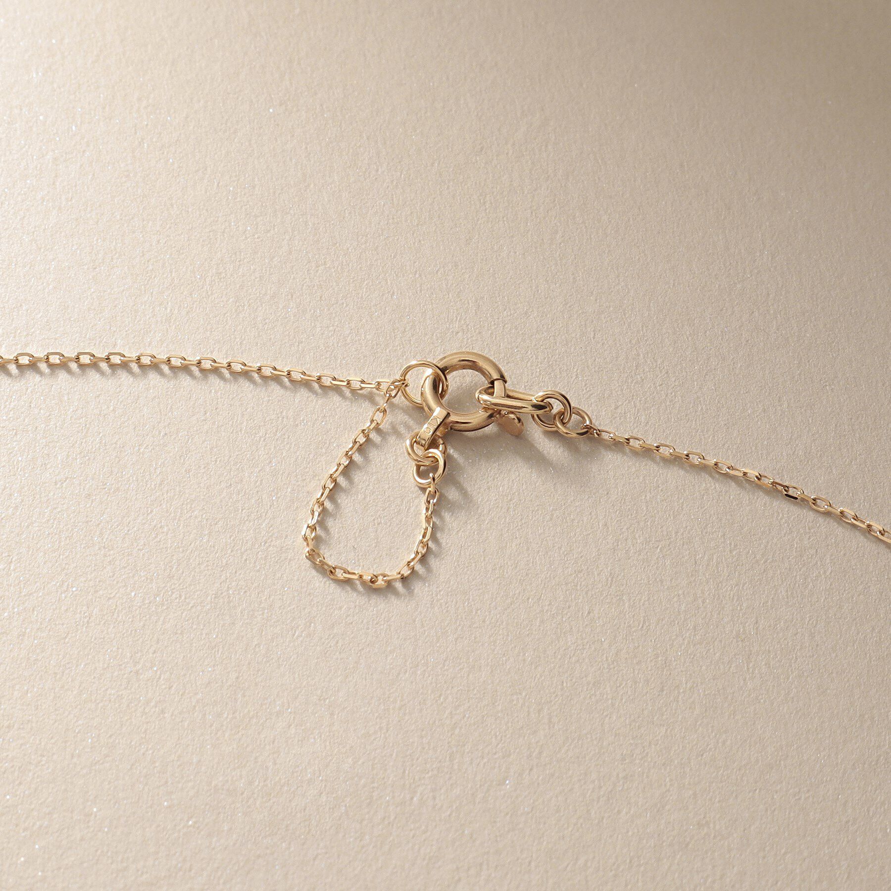 COCOSHNIK「K10ダイヤモンド シフテッドスクエア ネックレス」|ネックレス|