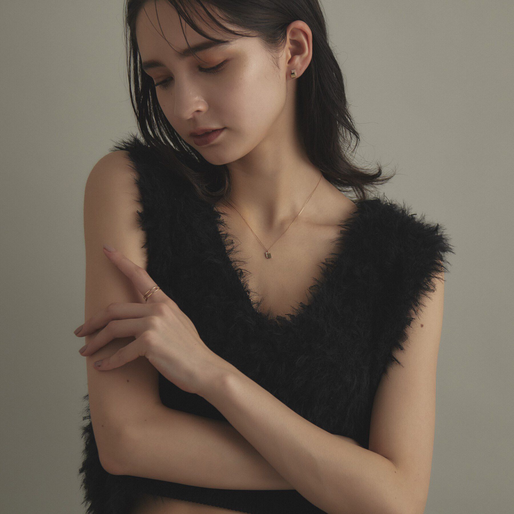 COCOSHNIK「K10ダイヤモンド シフテッドスクエア ネックレス」|ネックレス|