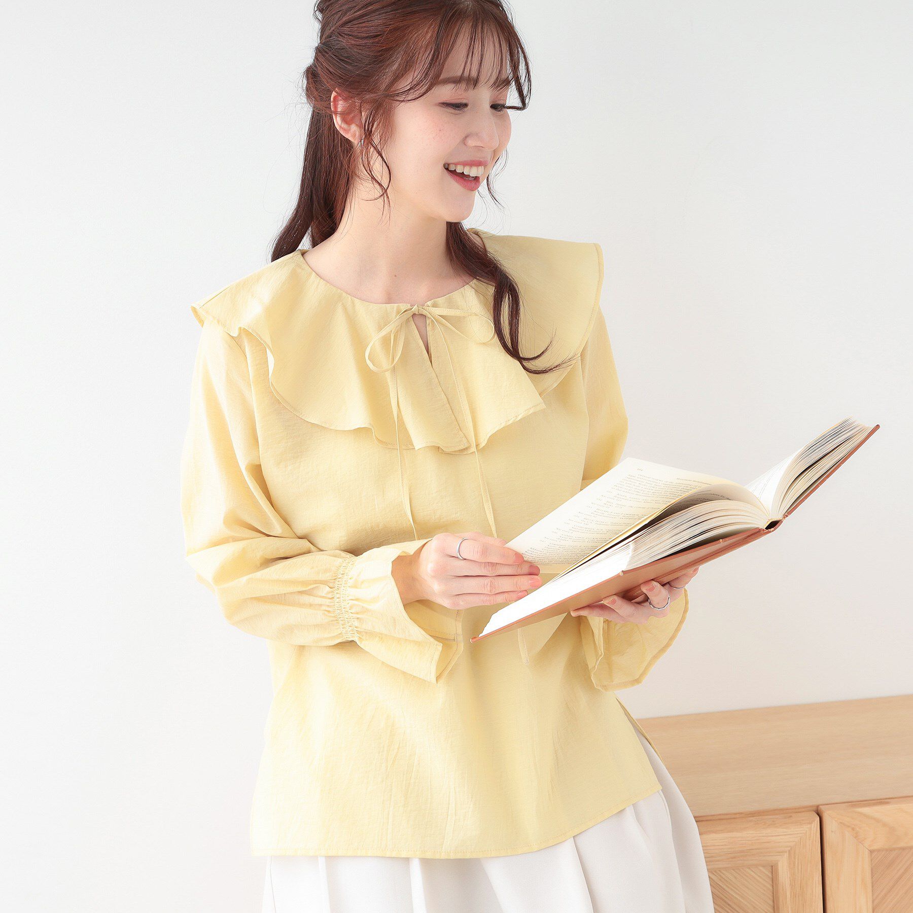 SHOO･LA･RUE「【洗える/S-LL】甘すぎない大人のフリルブラウス」|シャツ・ブラウス|イエロー(031)