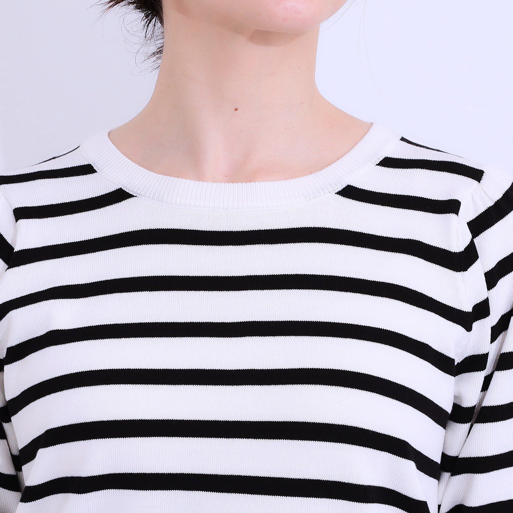 SHOO･LA･RUE「【S-LL】お袖刺繍がアクセント ラウンドネックニット」|ニット・セーター|