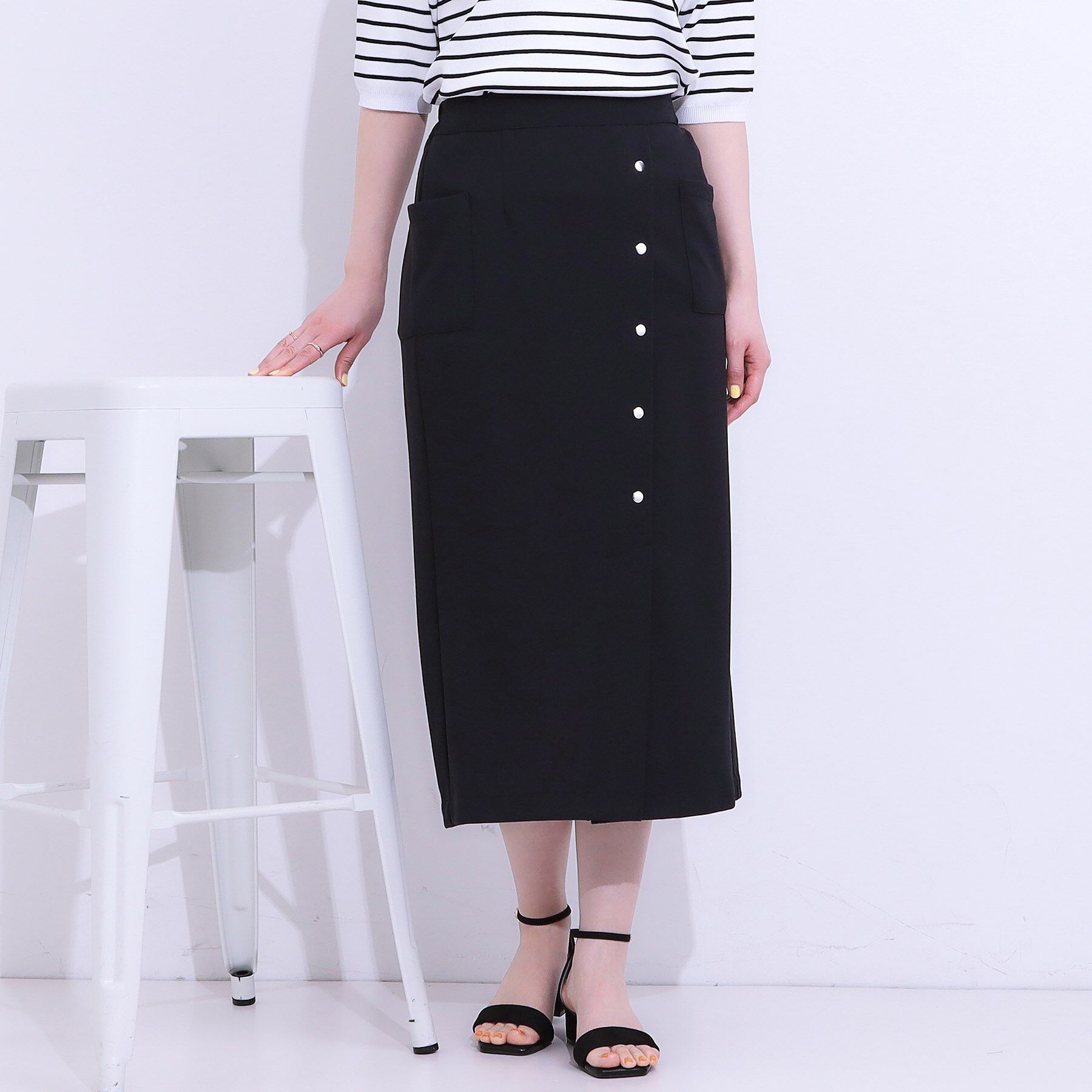 SHOO･LA･RUE「【S-LL】カジュアルにもきれいめにも ドット釦カーゴナロースカート」|スカート|ブラック(019)