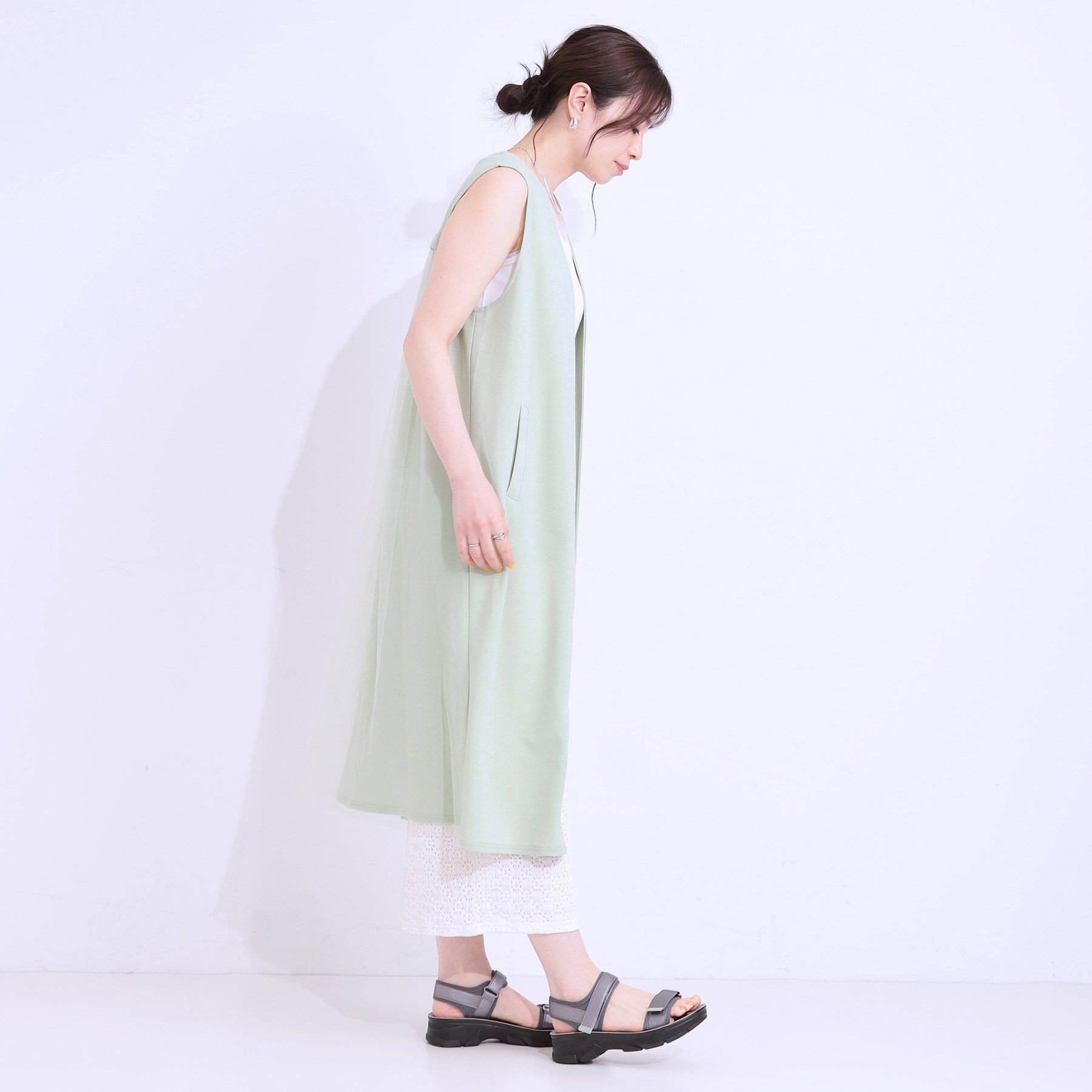 SHOO･LA･RUE「旬を取り入れながら体型カバー ボタンレスエアリージレ」|ベスト・ジレ|