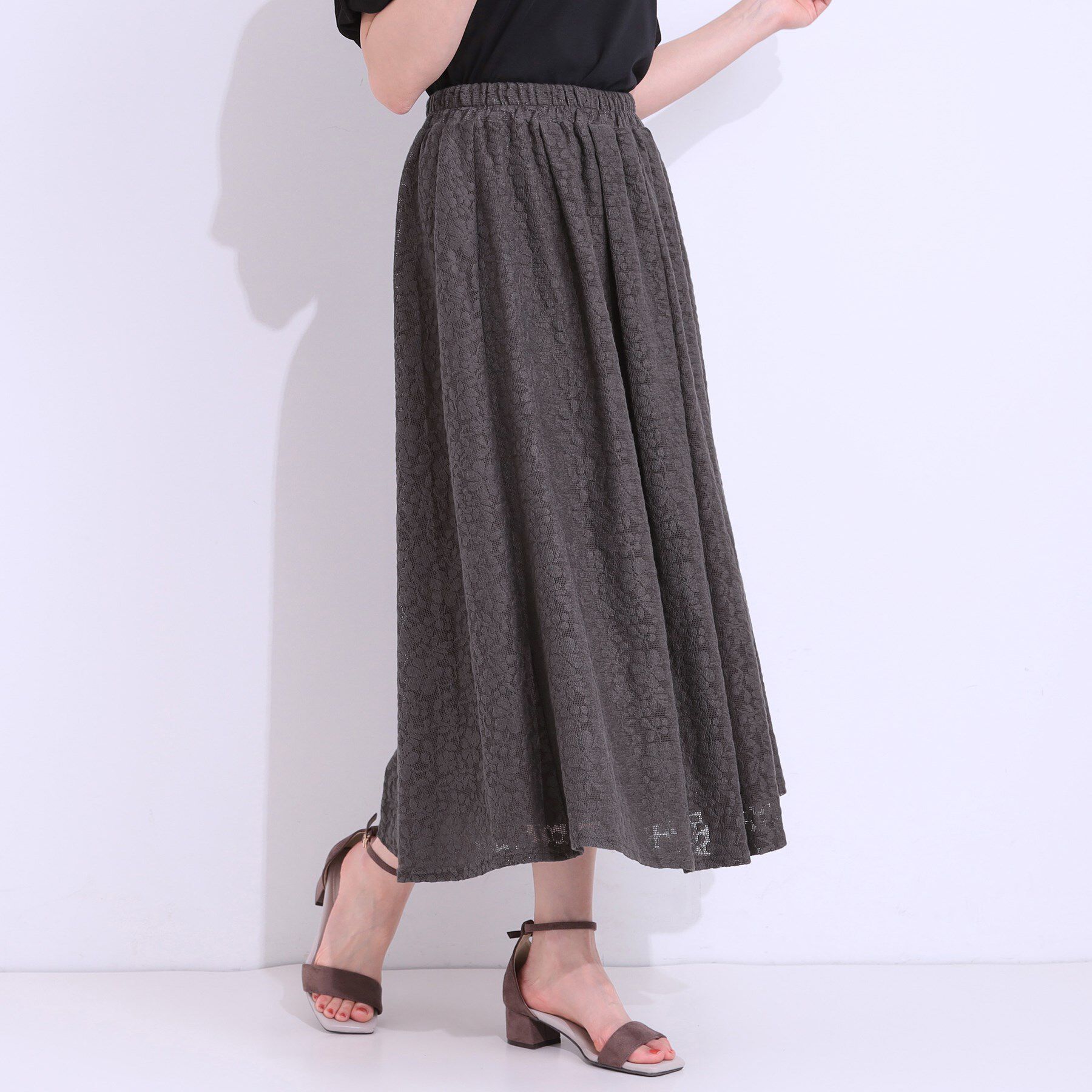 SHOO･LA･RUE「【S-LL】メッシュレースが魅力的なフレアスカート」|スカート|チャコールグレー(0