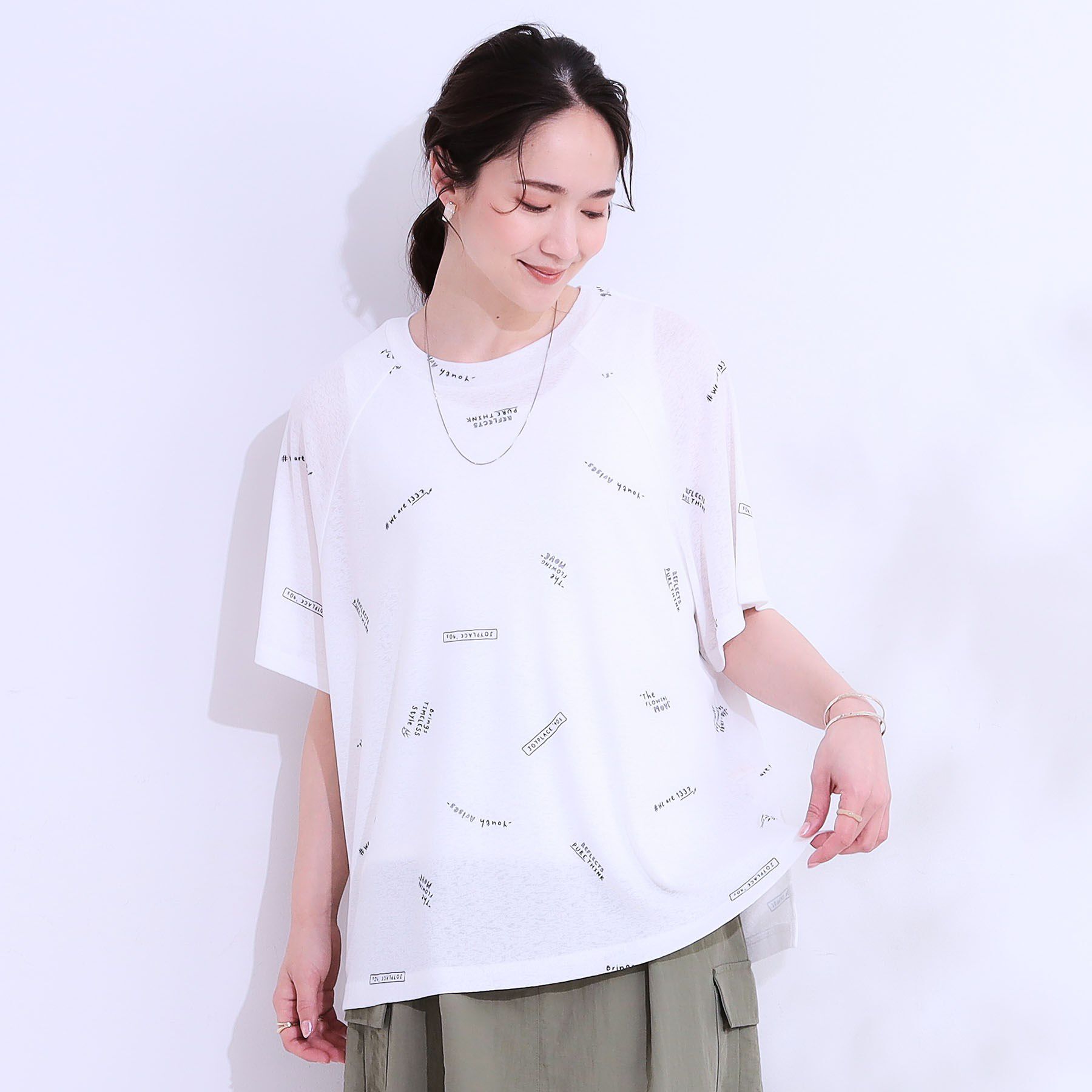 SHOO･LA･RUE「【洗える/S-LL】ゆるっとこなれ見え 総柄プリント シアーTシャツ」|Tシャツ・カットソー|