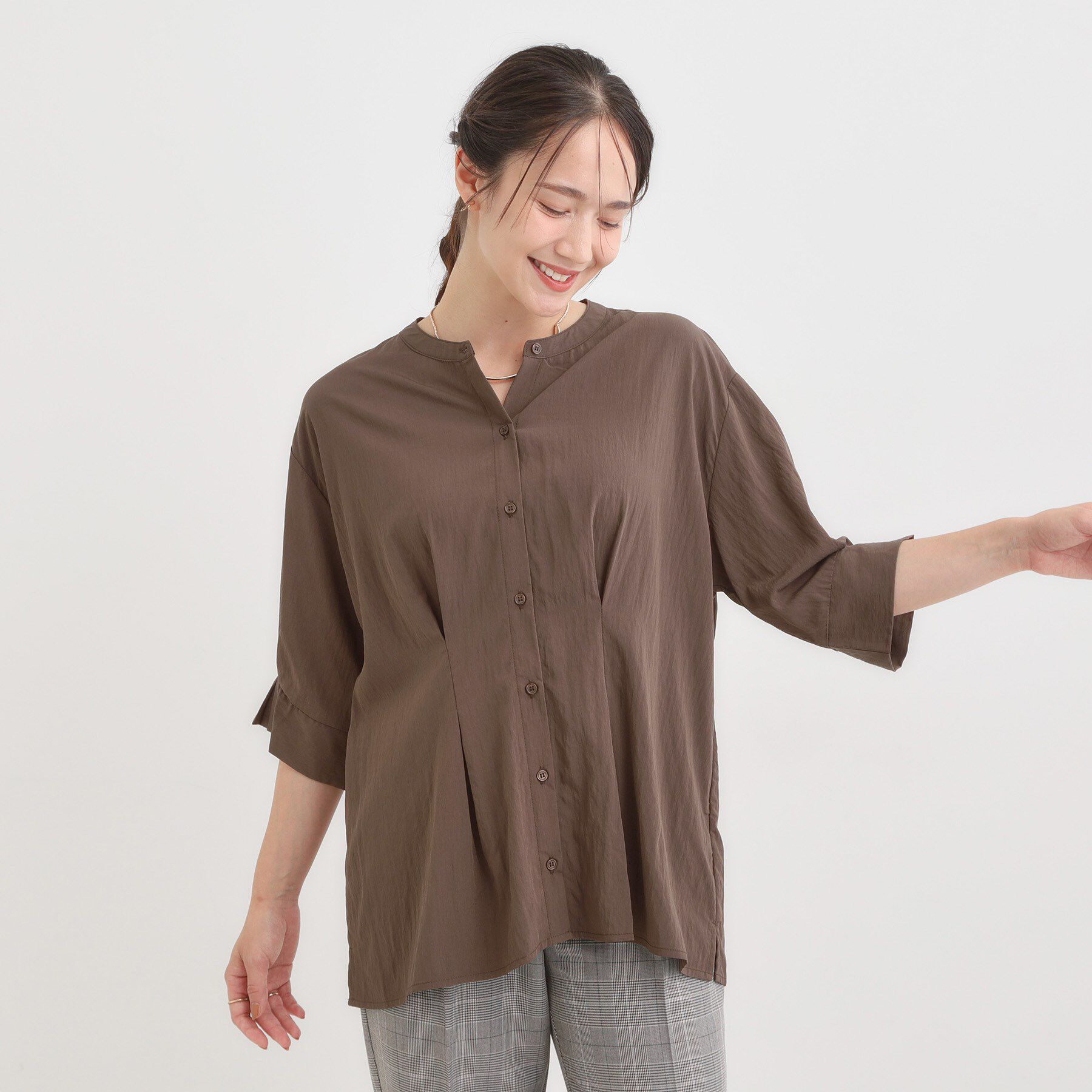 SHOO･LA･RUE「【S-LL/通勤スタイルにも】ウエストタックで程よくシェイプ 大人の上品ブラウス」|シャツ・ブラウス|