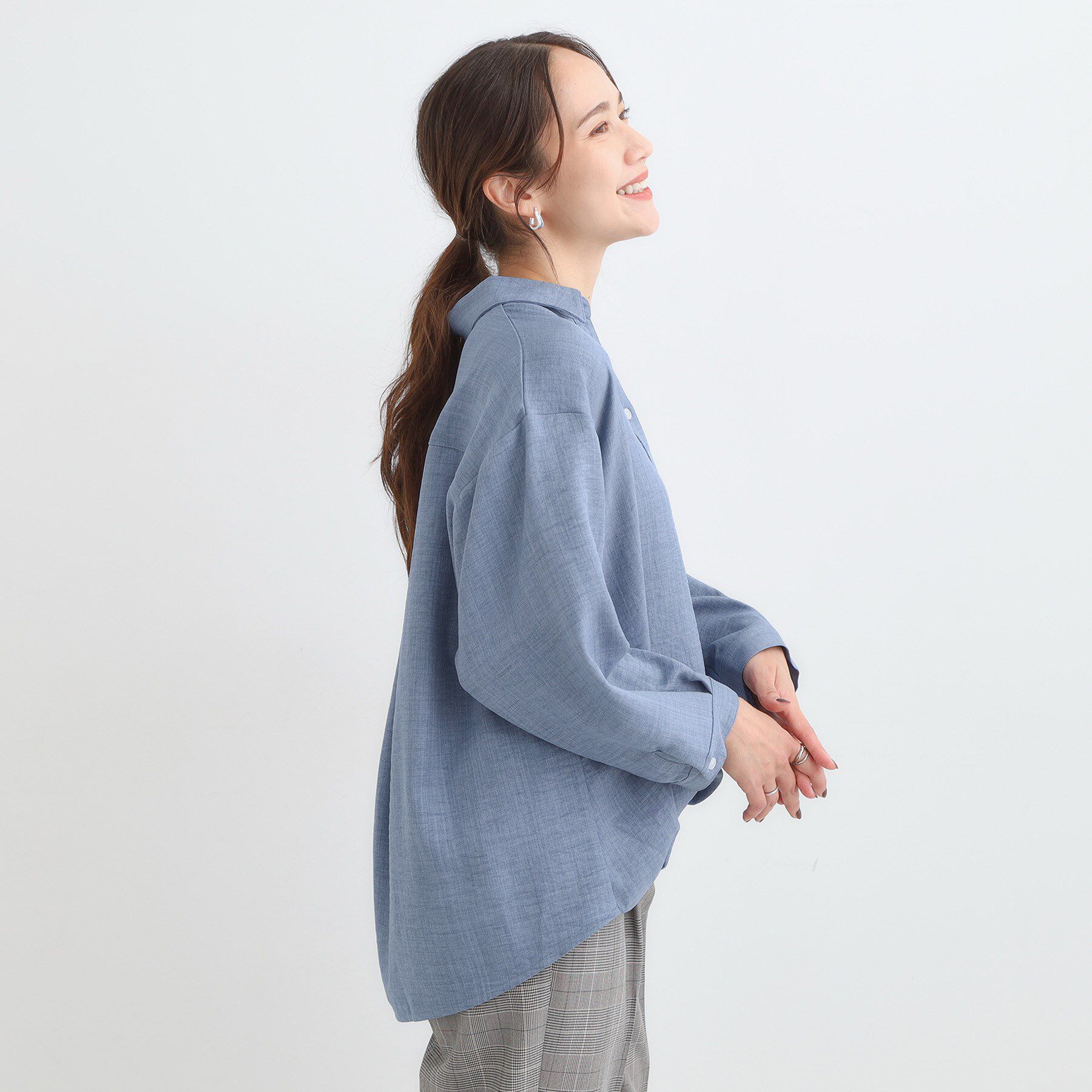 SHOO･LA･RUE「【S-LL】インせず着られる デニムライク前開きブラウス」|シャツ・ブラウス|