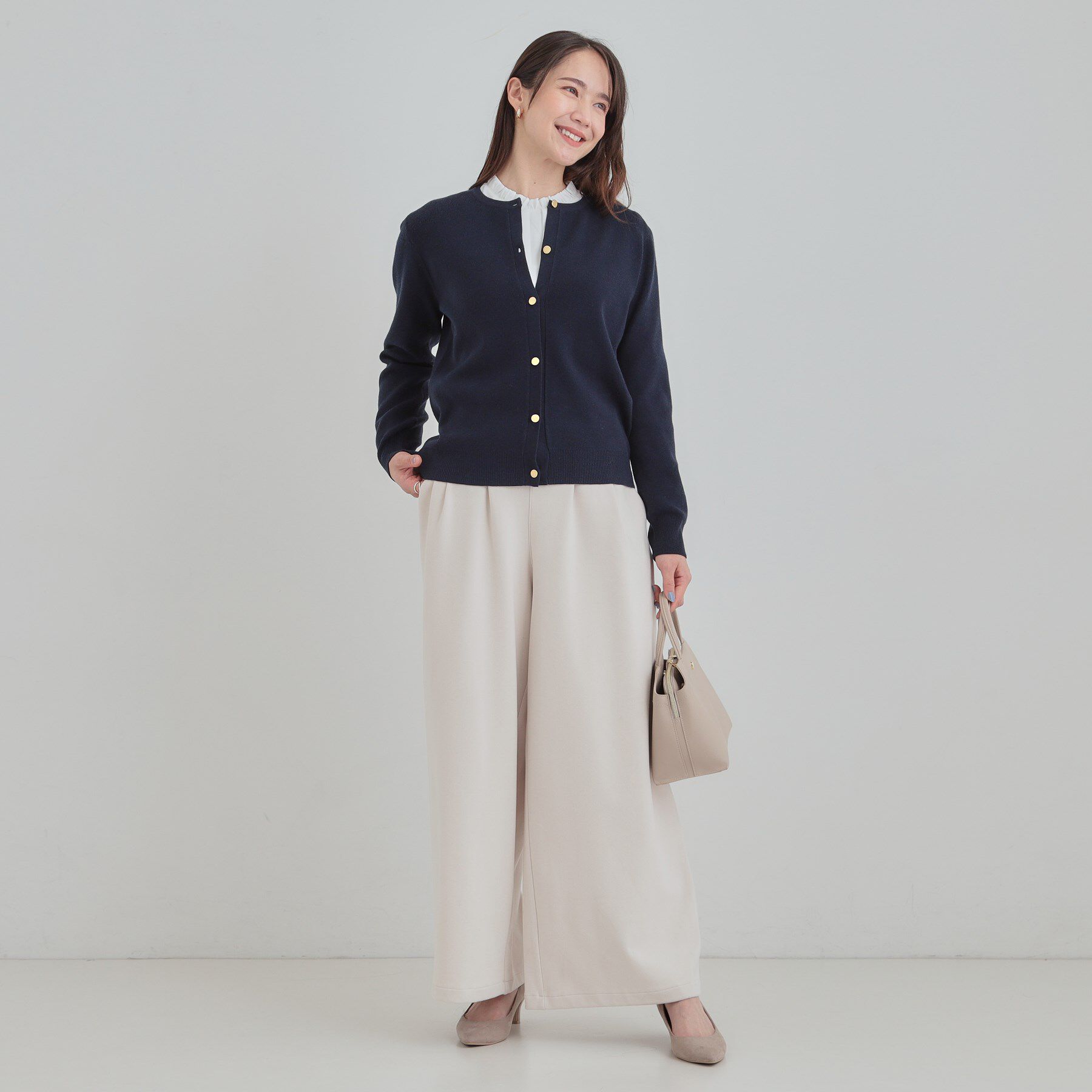 SHOO･LA･RUE「【洗濯機可/S-LL】上品な金ボタン もちっとやわらか クルーネックカーディガン」|カーディガン|