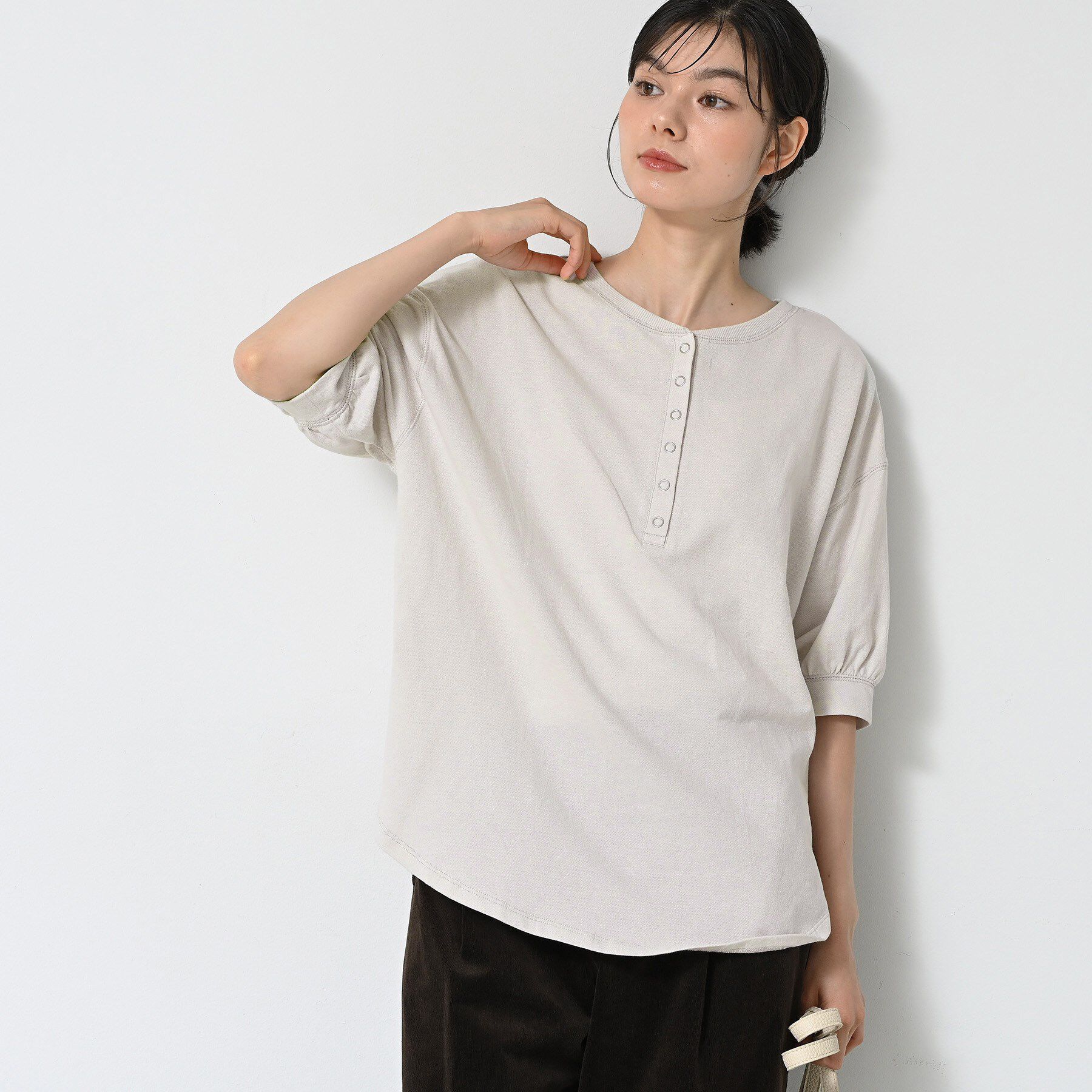 Dessin「【360度可愛い/前後2WAY/洗える】ライトコットンヘンリーカットソー」|Tシャツ・カットソー|