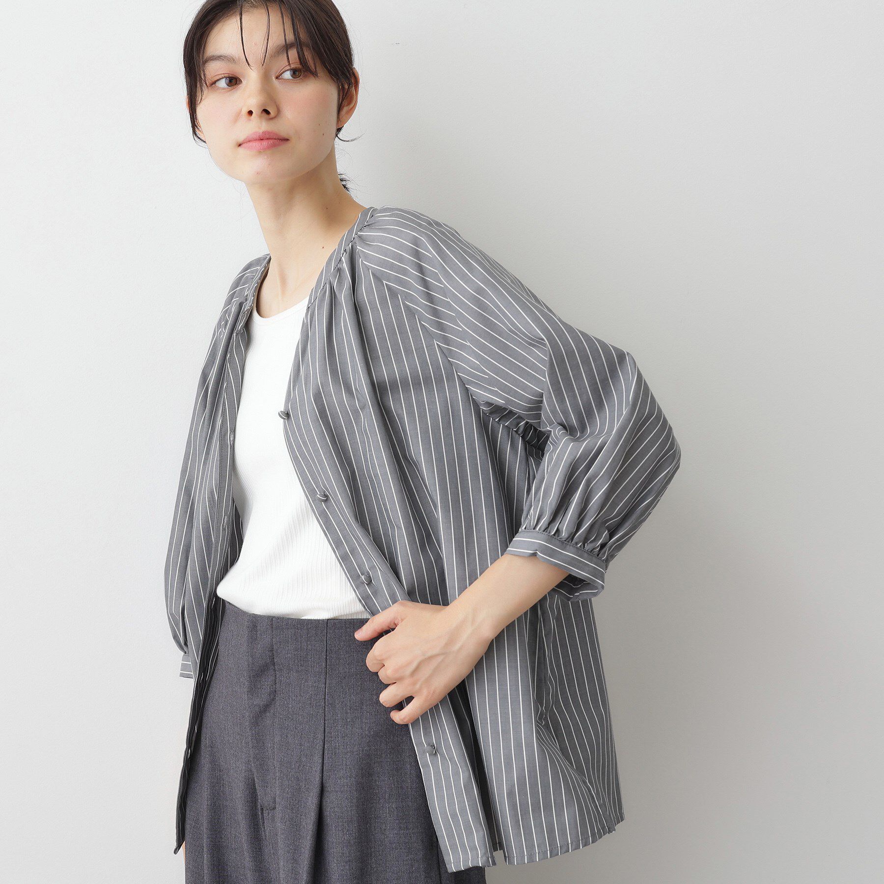 Dessin「【洗える】ストライプカフス袖ブラウス」|シャツ・ブラウス|チャコールグレー(3