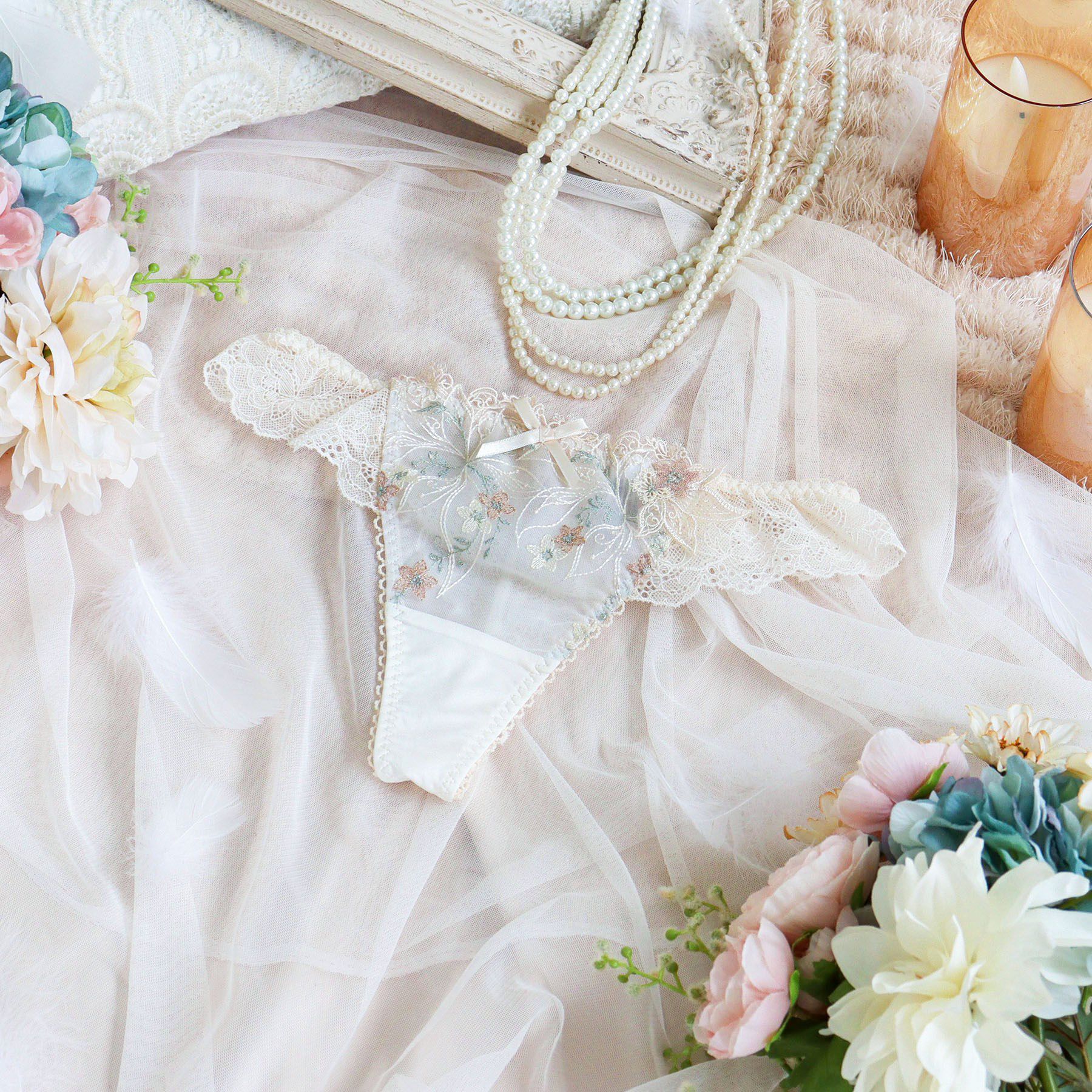 Risa Magli「セレスティナ Tバック」|インナー|クリーム(054)