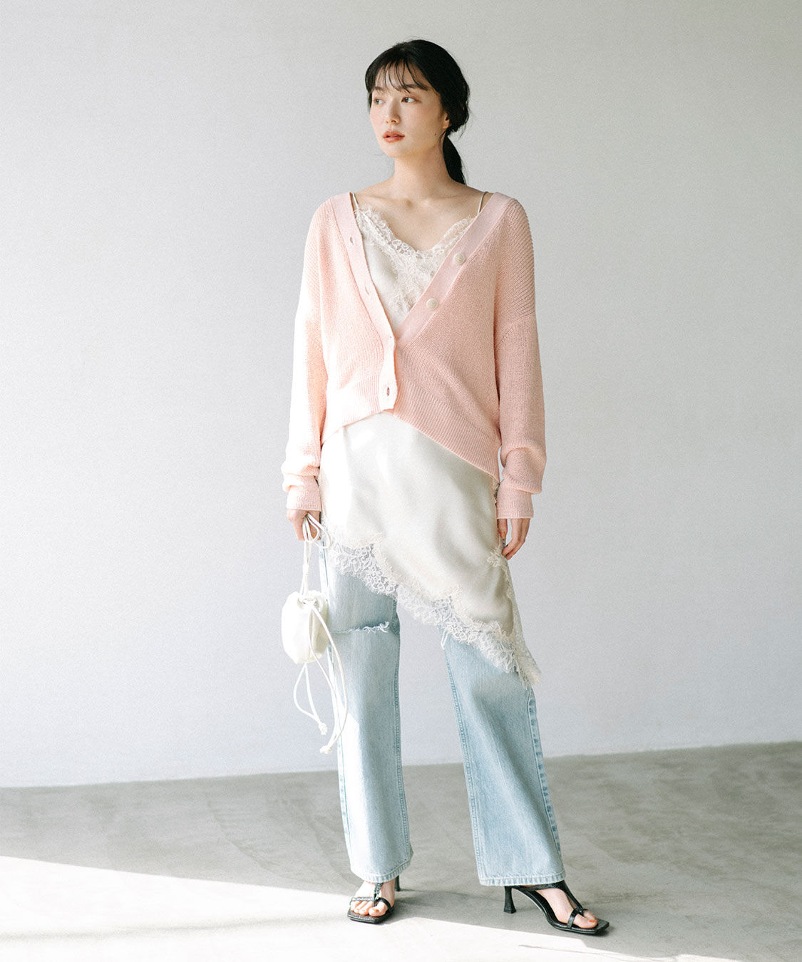 COCO DEAL「《COCO DEAL/Lee》ニースリットストレートデニムパンツ」|デニム|ライトブルー