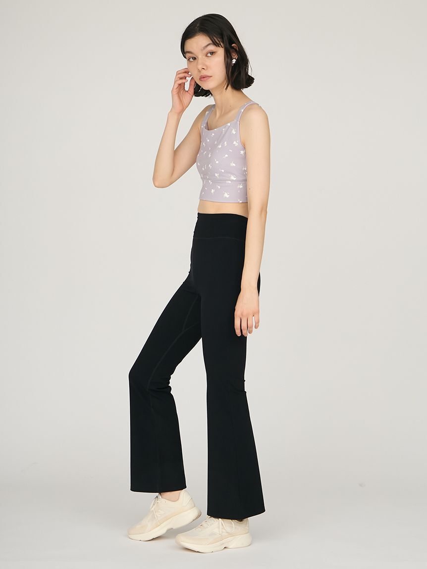 emmi yoga「サステナレッチUnity フレアパンツ」|チノ|