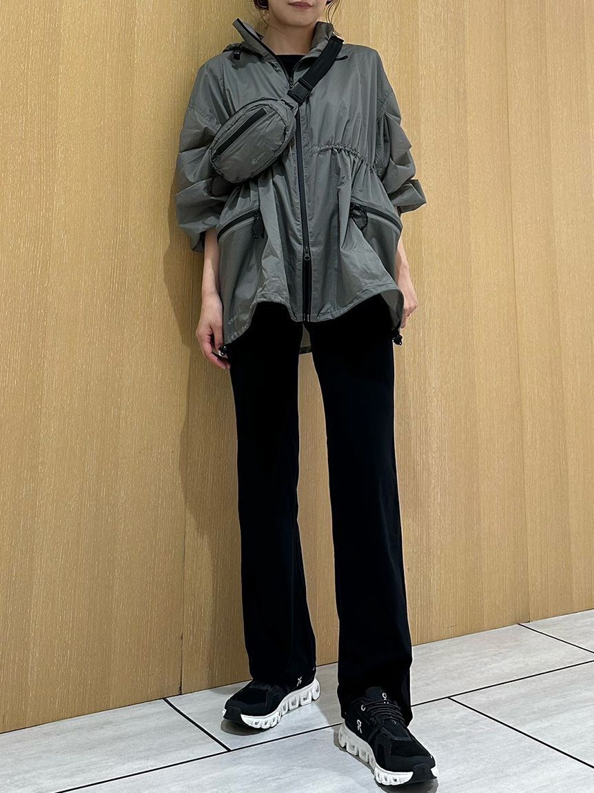 emmi yoga「サステナレッチUnity フレアパンツ」|チノ|