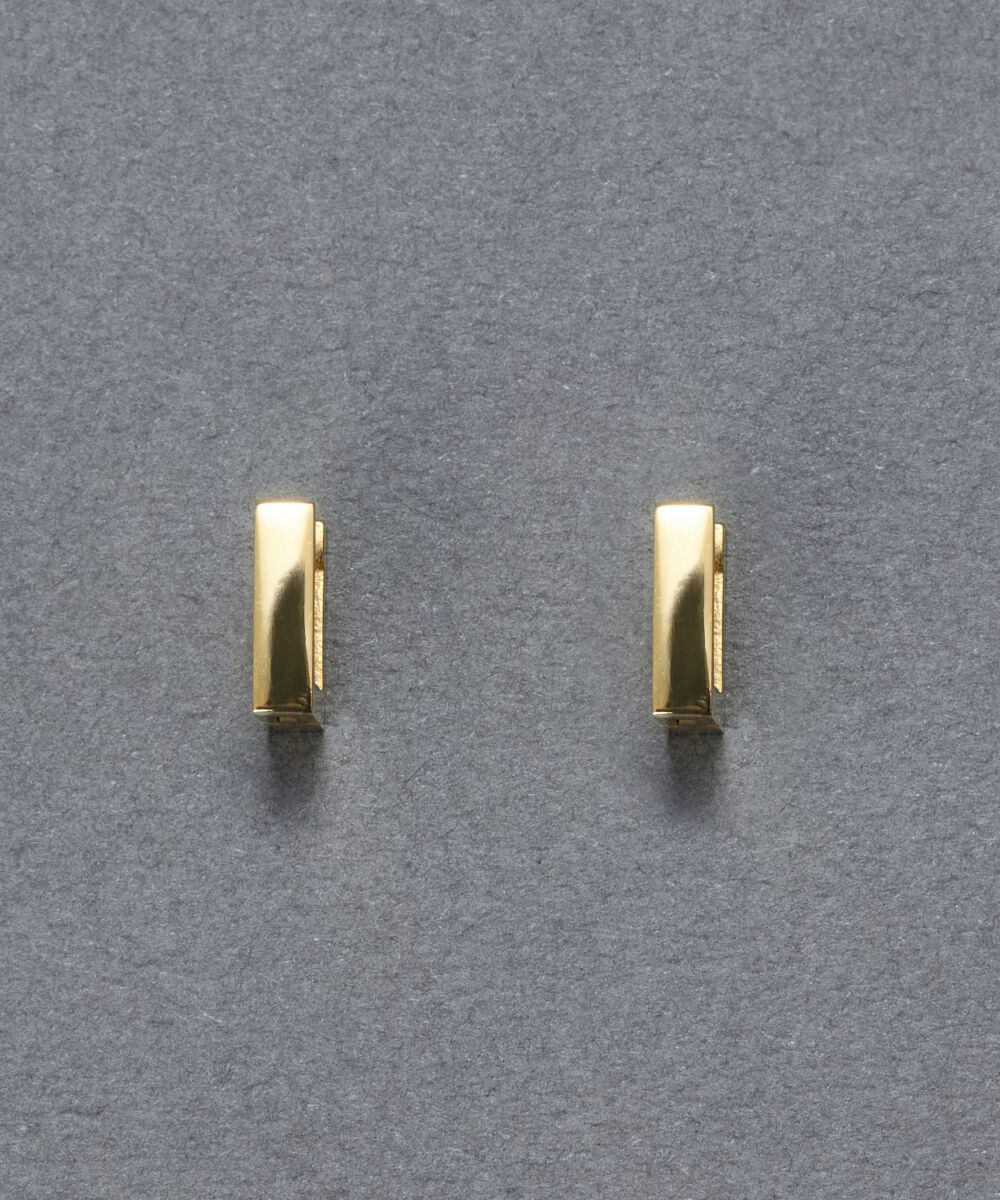 Phoebe「【金属アレルギー対応】ストレートスクエアフープピアス　ゴールド/サージカルステンレス」|ピアス|ゴールド