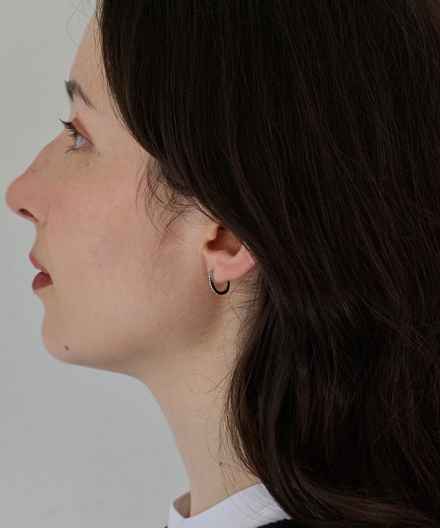 Phoebe「【金属アレルギー対応】ワンタッチライナーオーバルビジューフープピアス　シルバー」|ピアス|