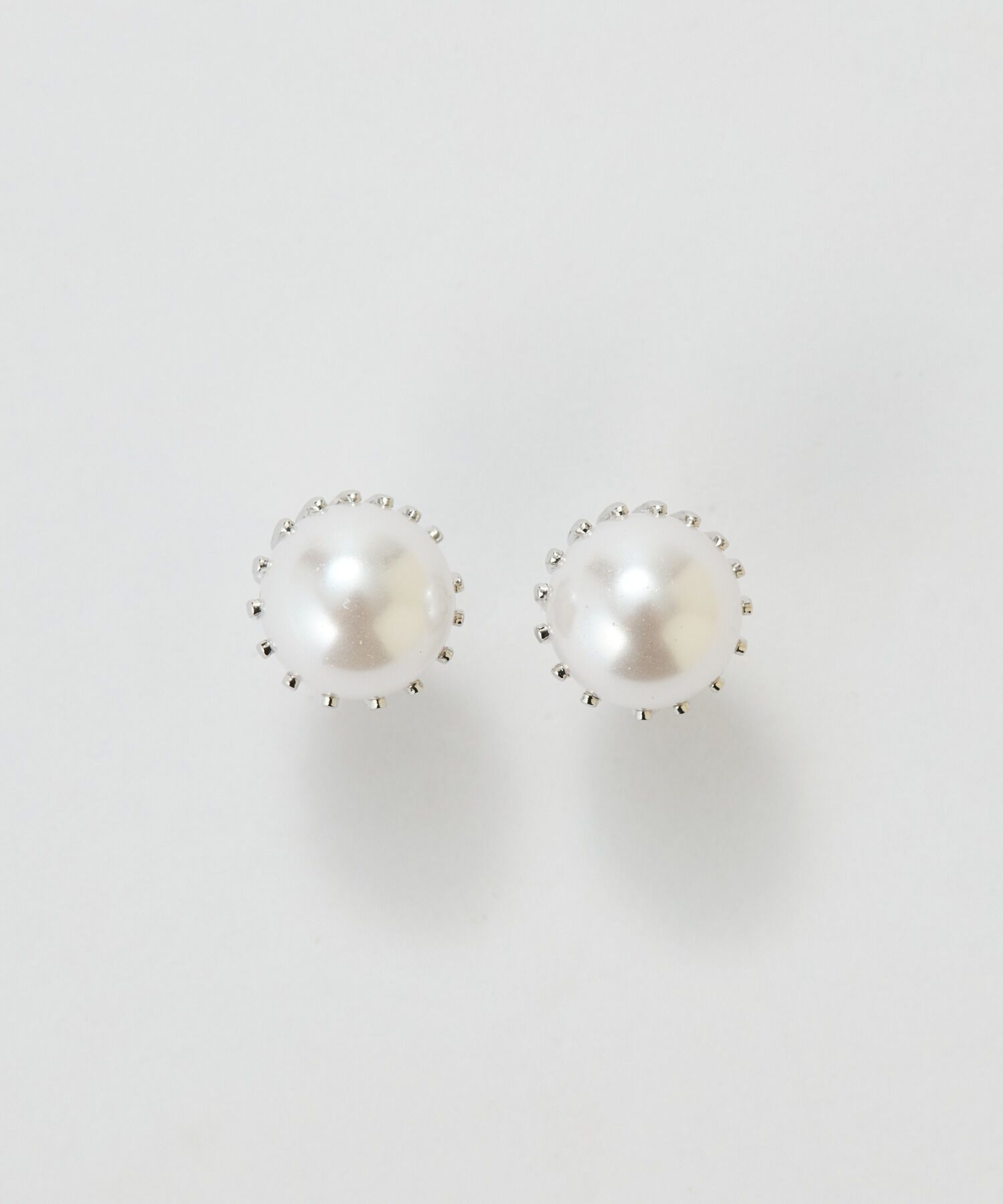  「トゥウィンクルフレームパールピアス　シルバー/一粒」|ピアス|