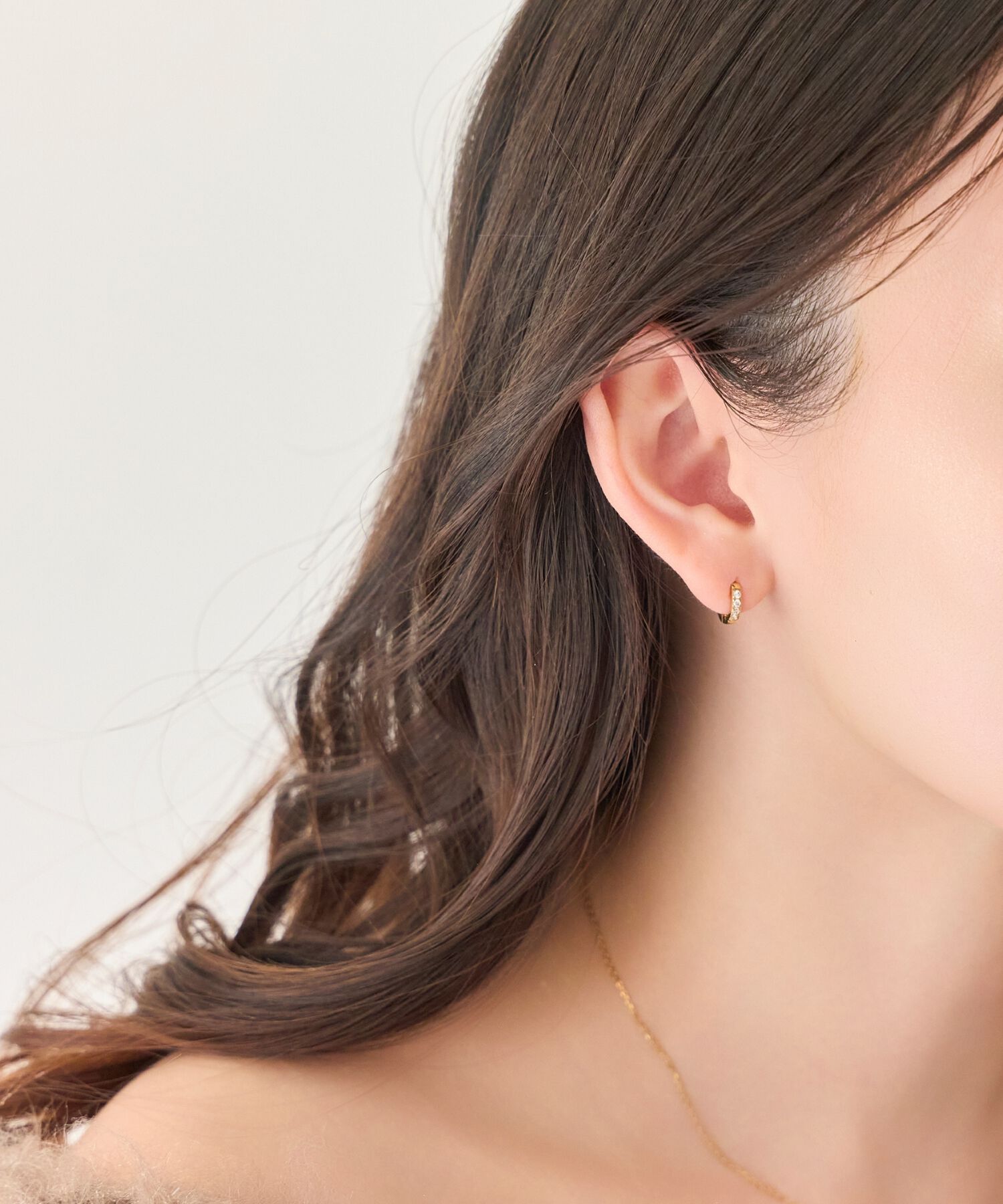 Phoebe「【数量限定】クロスネックレス&ビジューフープピアスセット/BOX&ショッパー付き」|ネックレス|