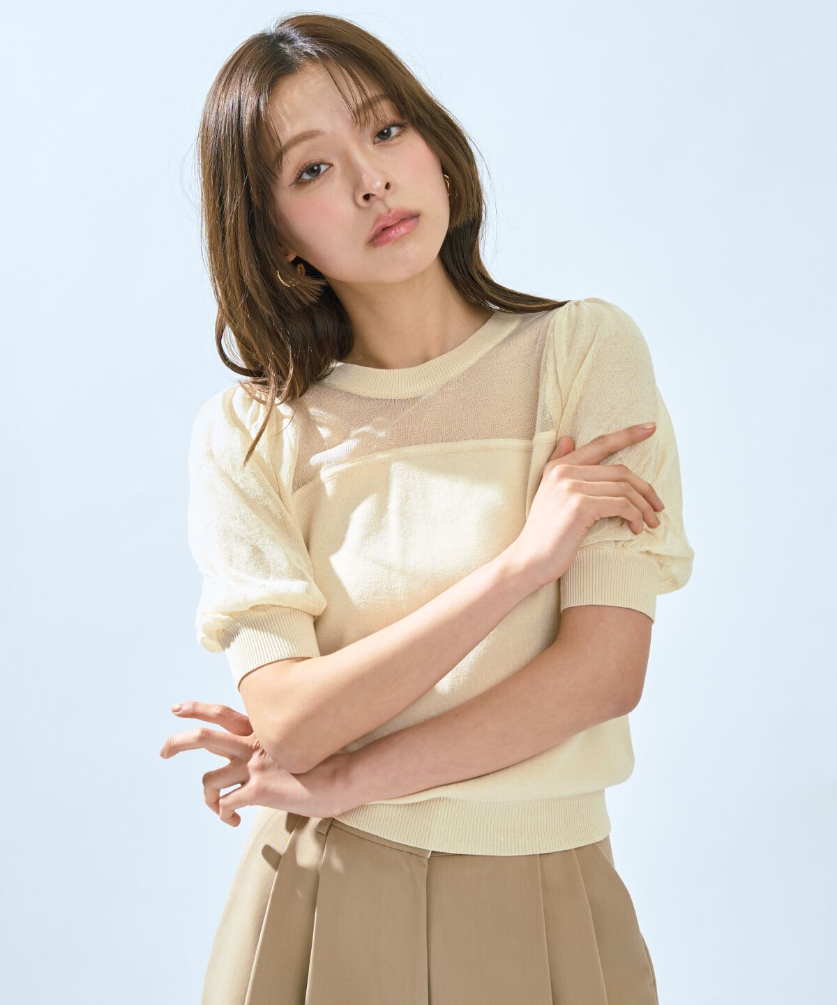 アンドクチュール「シアーニットクルーネックプルオーバー」|ニット・セーター|クリーム