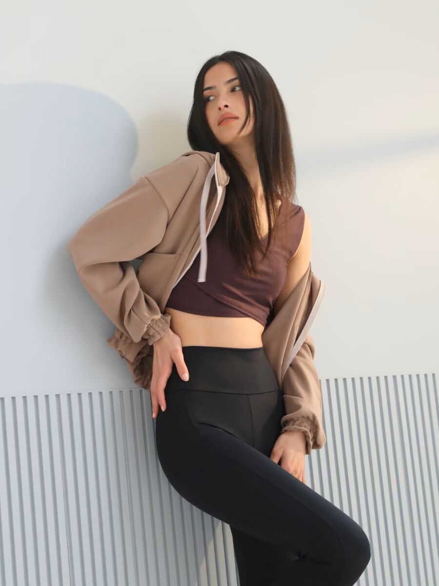  「ライトダンボールニットクロップド丈パーカー【UVbect】」|パーカー|ベージュ