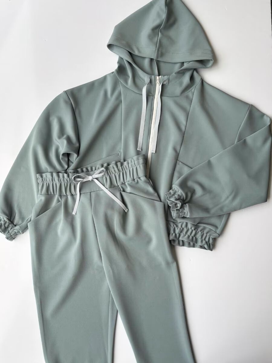  「ライトダンボールニットクロップド丈パーカー【UVbect】」|パーカー|