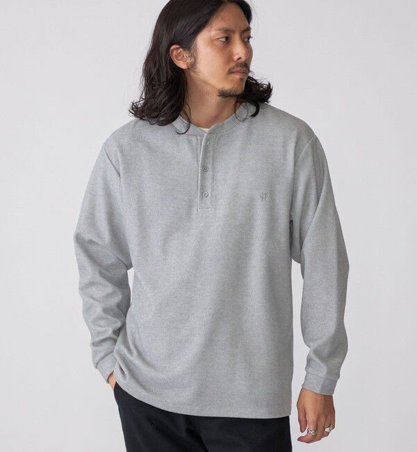 SHIPS「【WEB限定】SHIPS:〈抗菌・防臭〉ワンポイントロゴ バーズアイ ヘンリーネック 長袖 Tシャツ」|Tシャツ・カットソー|ライトグレー