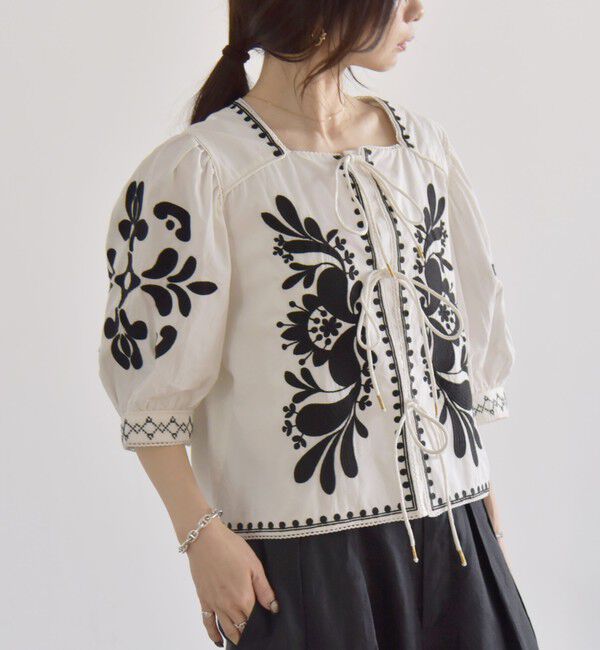 quaranciel「quaranciel:〈洗濯機可能〉エンブロイダリー スクエアネック ブラウス」|シャツ・ブラウス|
