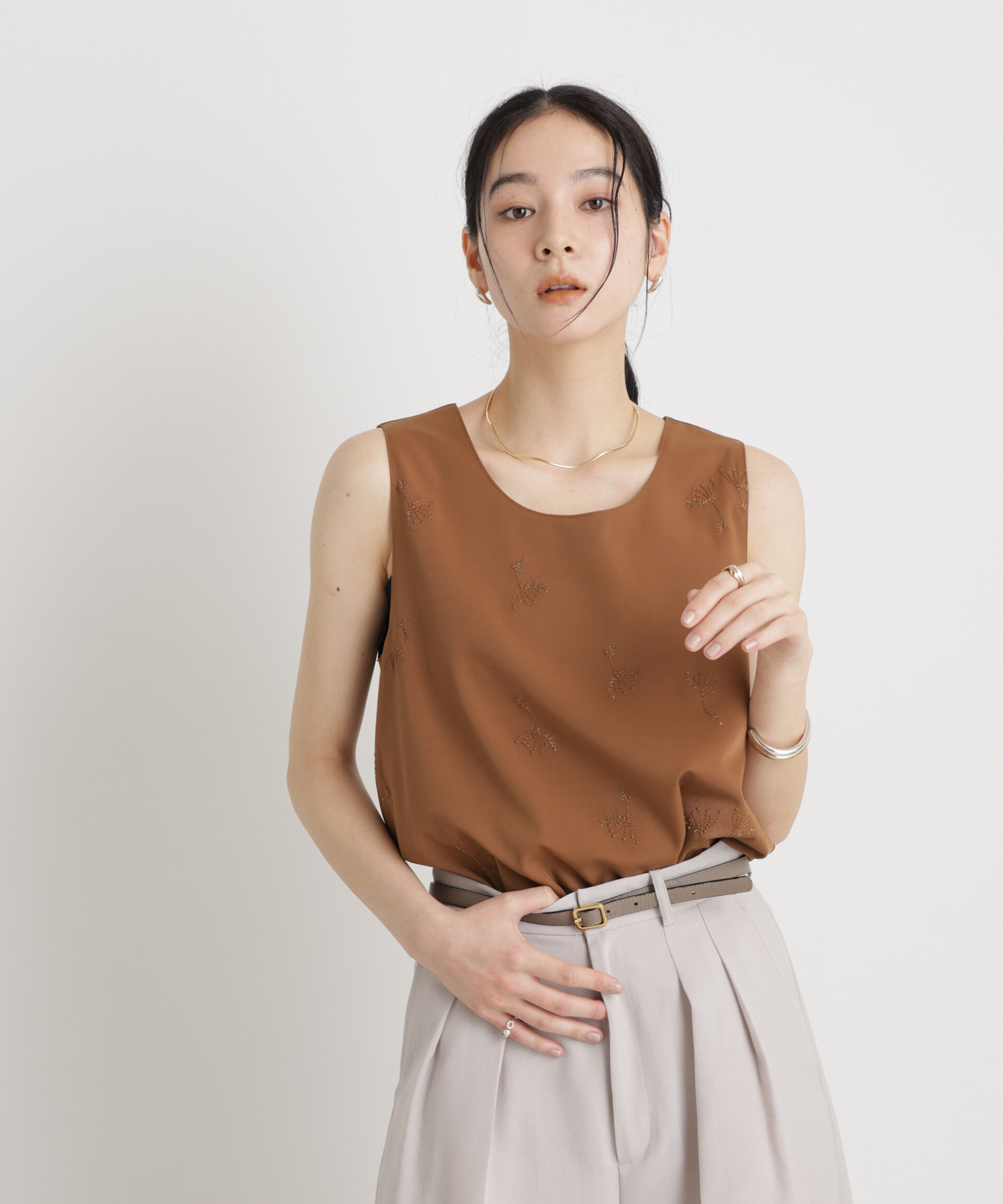 nano･universe「刺繍ツイルタンクブラウス(セットアップ可)」|シャツ・ブラウス|