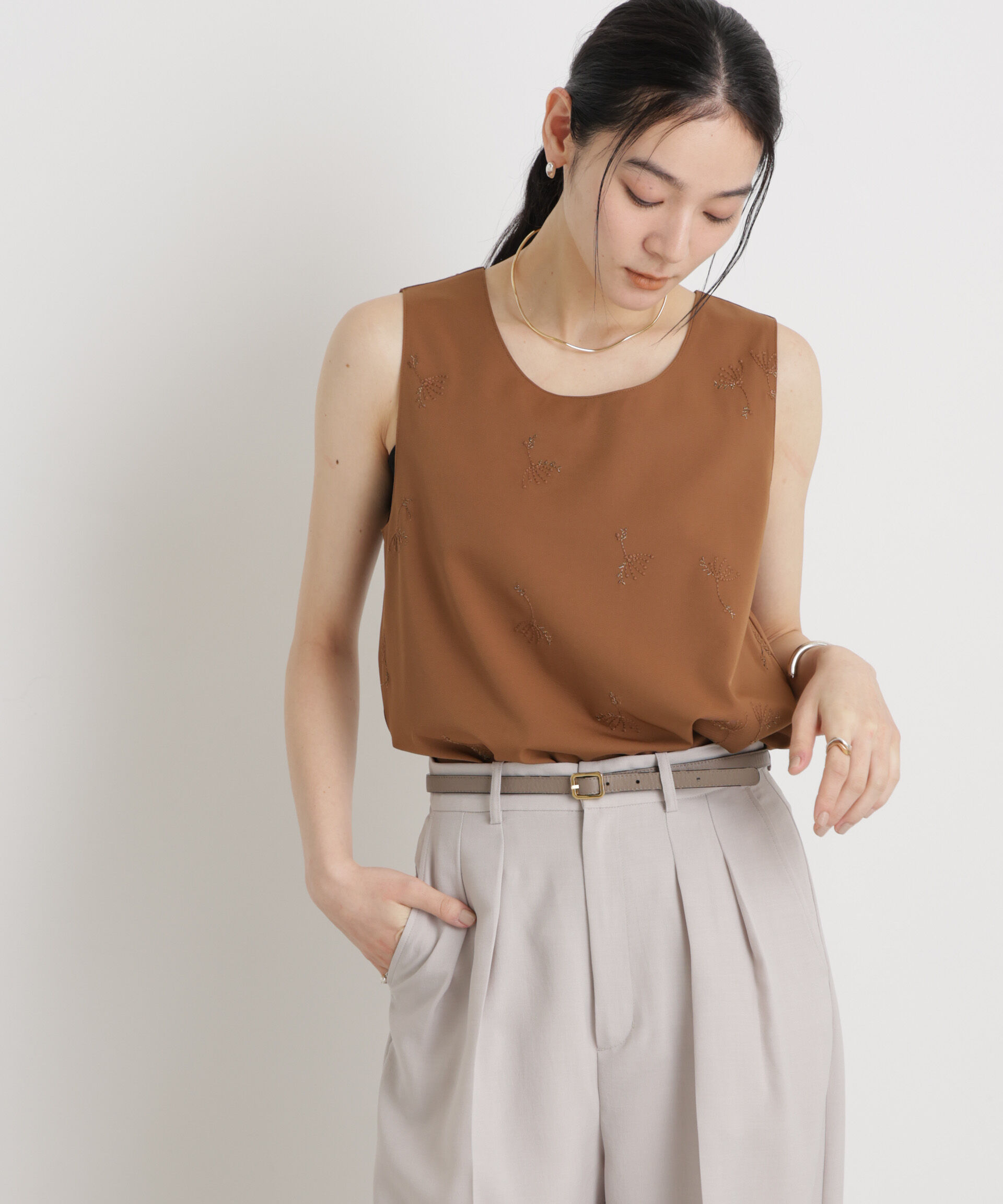 nano･universe「刺繍ツイルタンクブラウス(セットアップ可)」|シャツ・ブラウス|