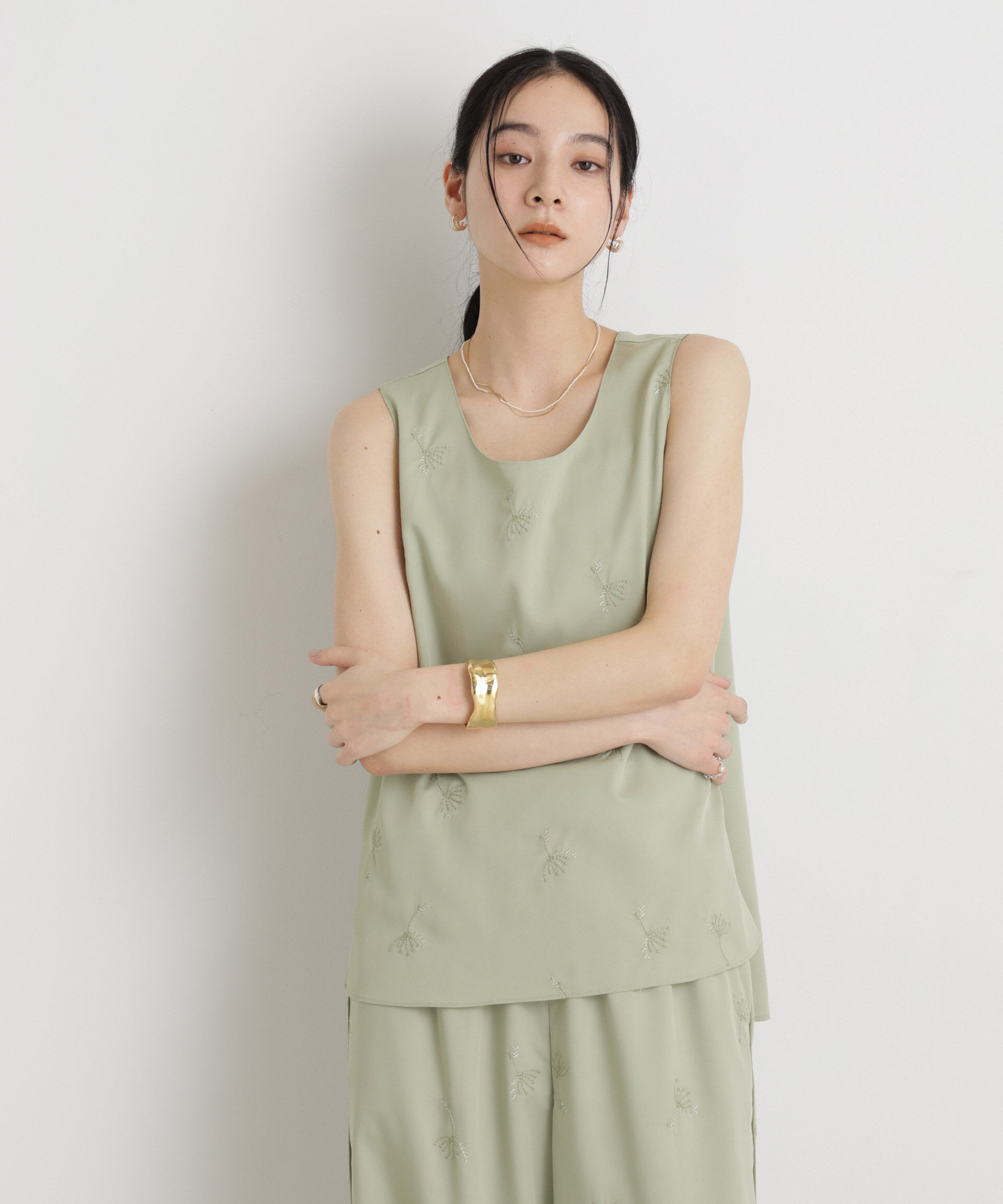 nano･universe「刺繍ツイルタンクブラウス(セットアップ可)」|シャツ・ブラウス|