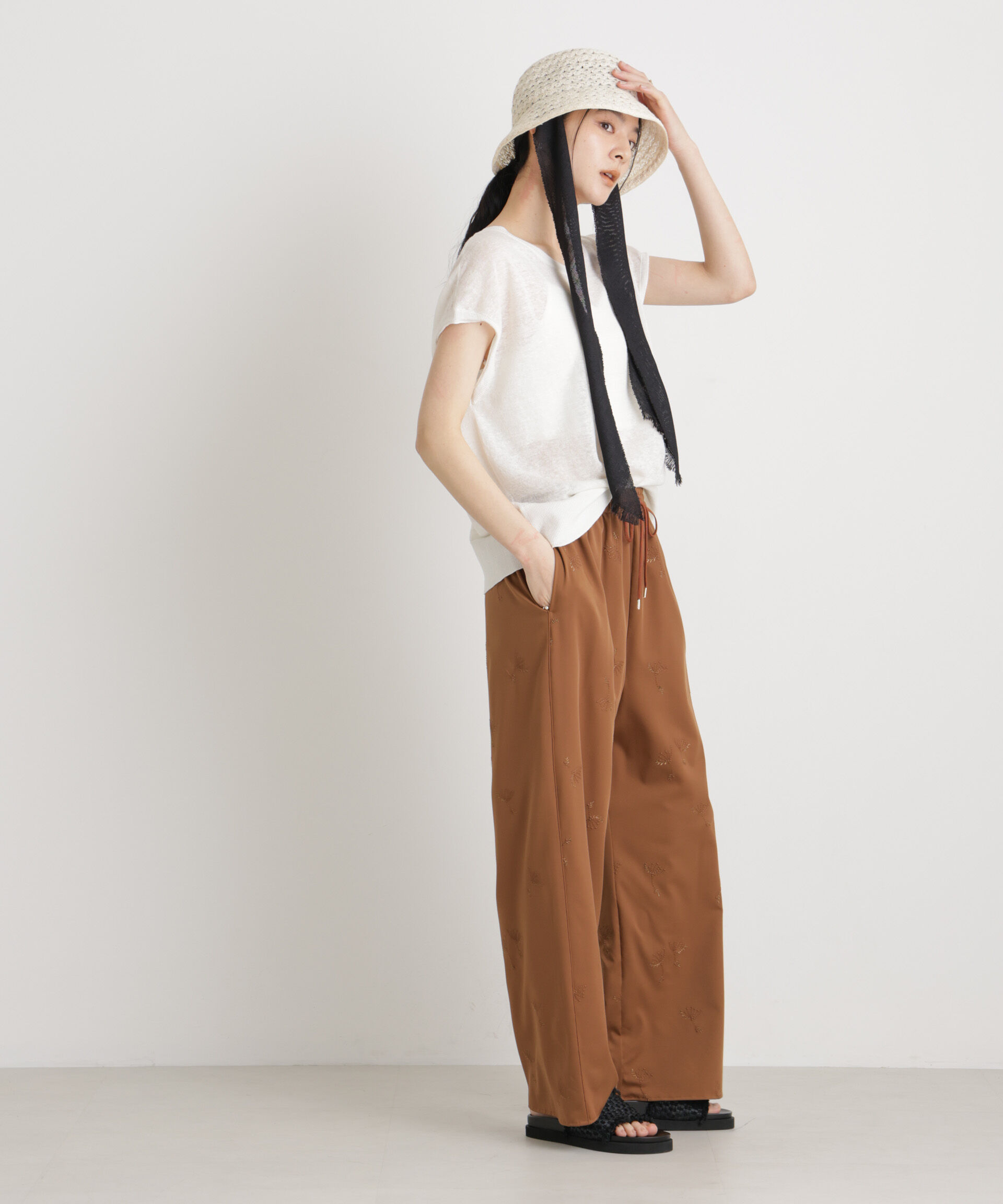 nano･universe「刺繍ツイルイージーワイドパンツ(セットアップ可)」|チノ|